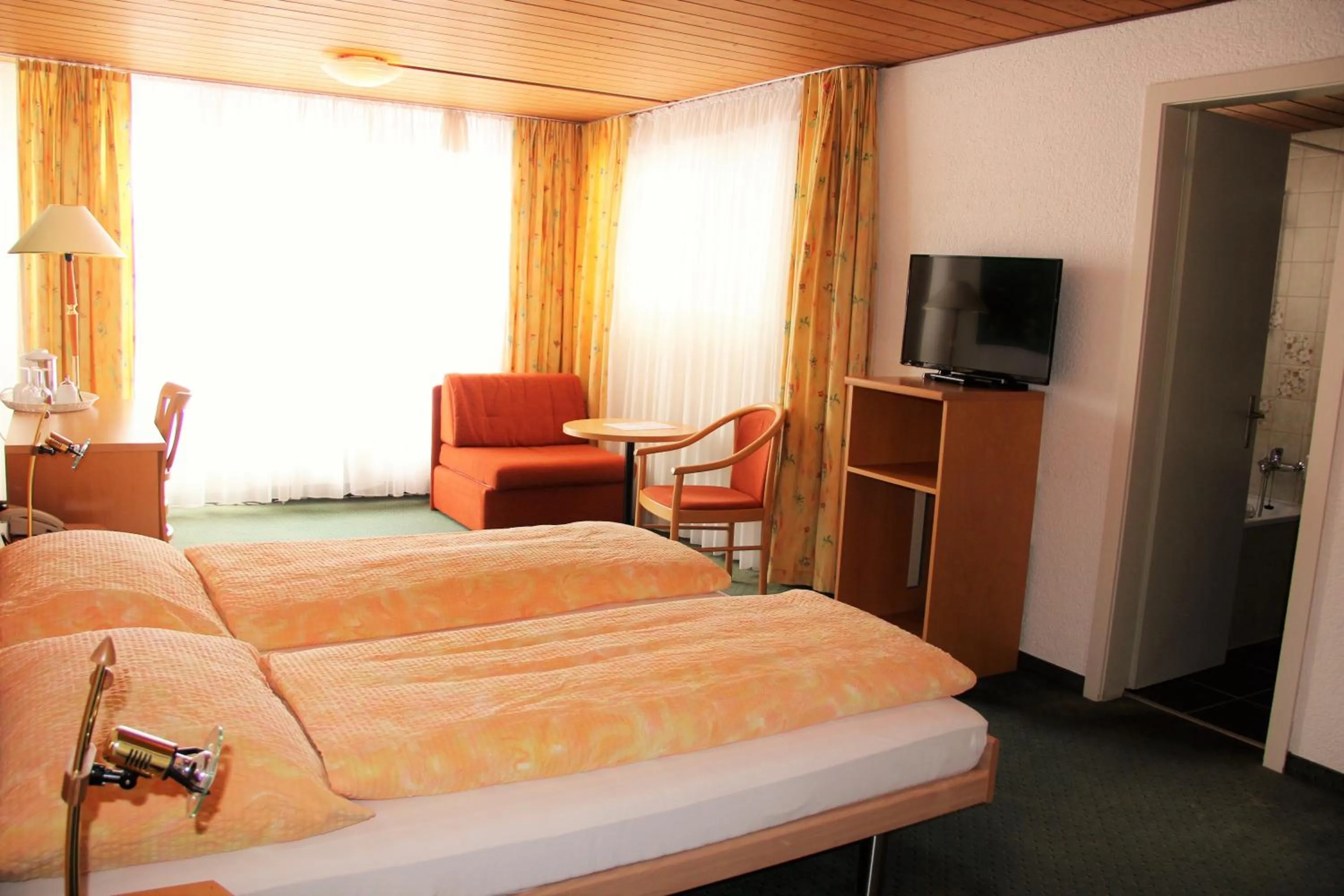 TV and multimedia, Bed in Hotel Eigerblick