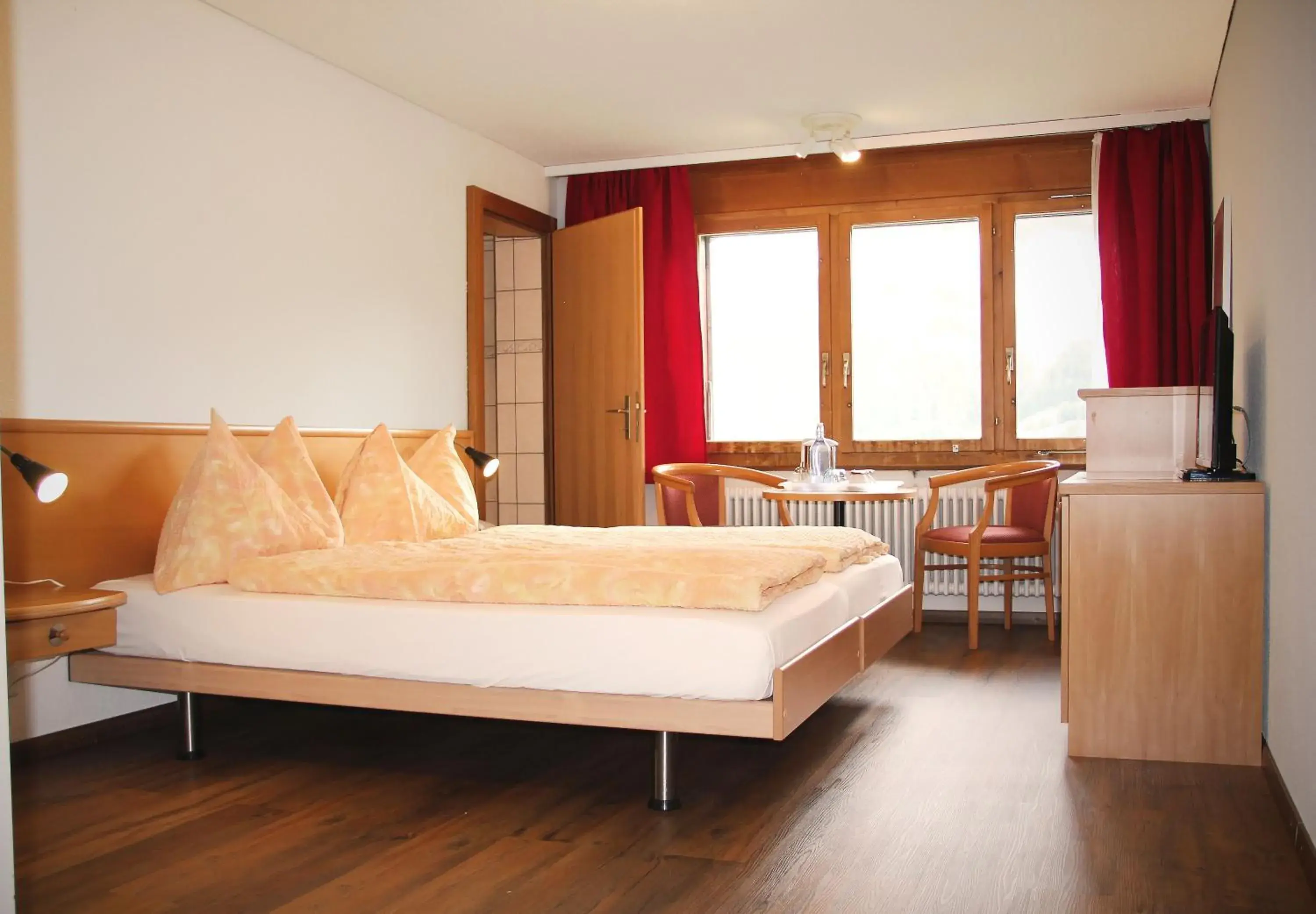 Superior Twin Room with Eiger View in Hotel Eigerblick Superior Twin Room with Eiger View in Hotel Eigerblick