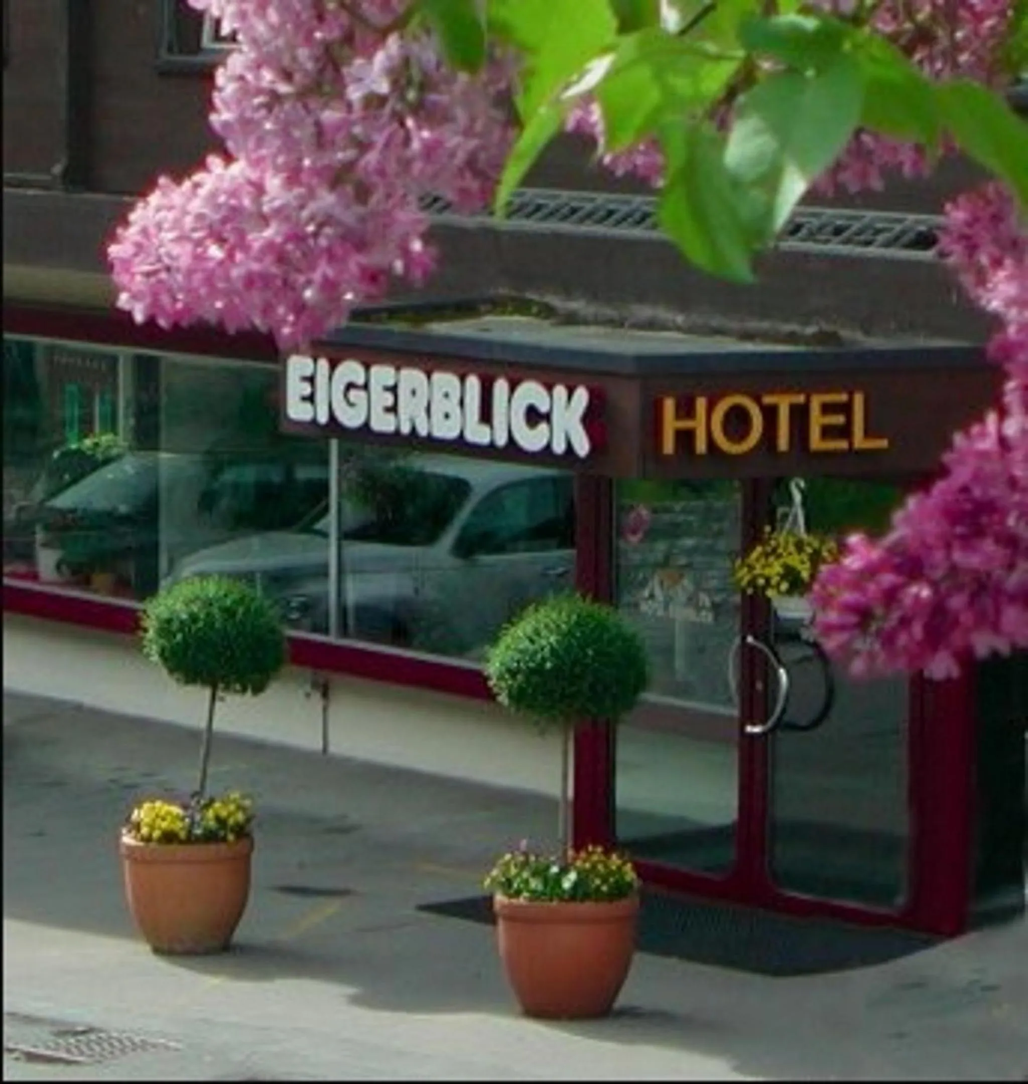 Facade/entrance in Hotel Eigerblick