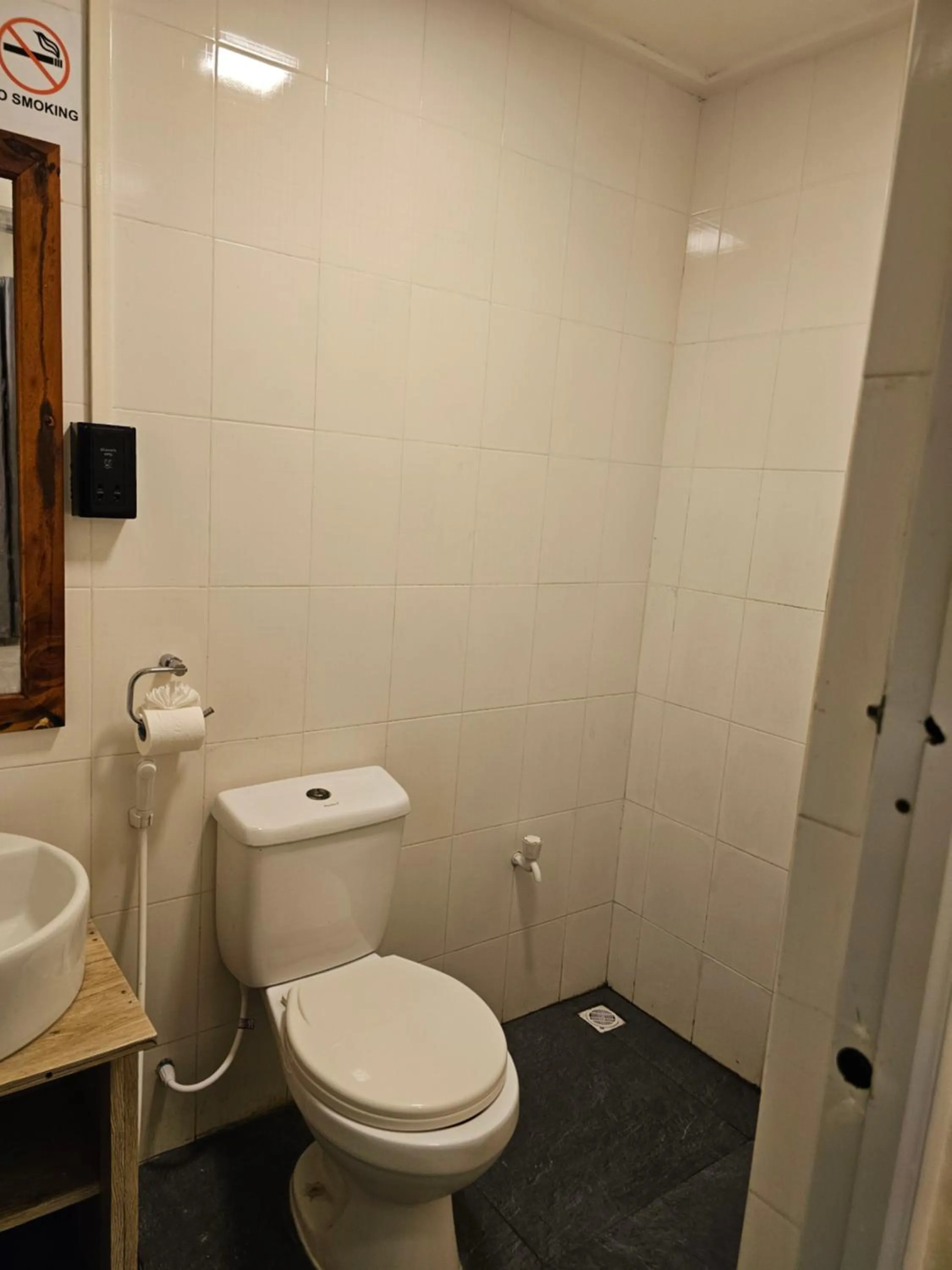 Toilet in Island Luxury Fehendhoo