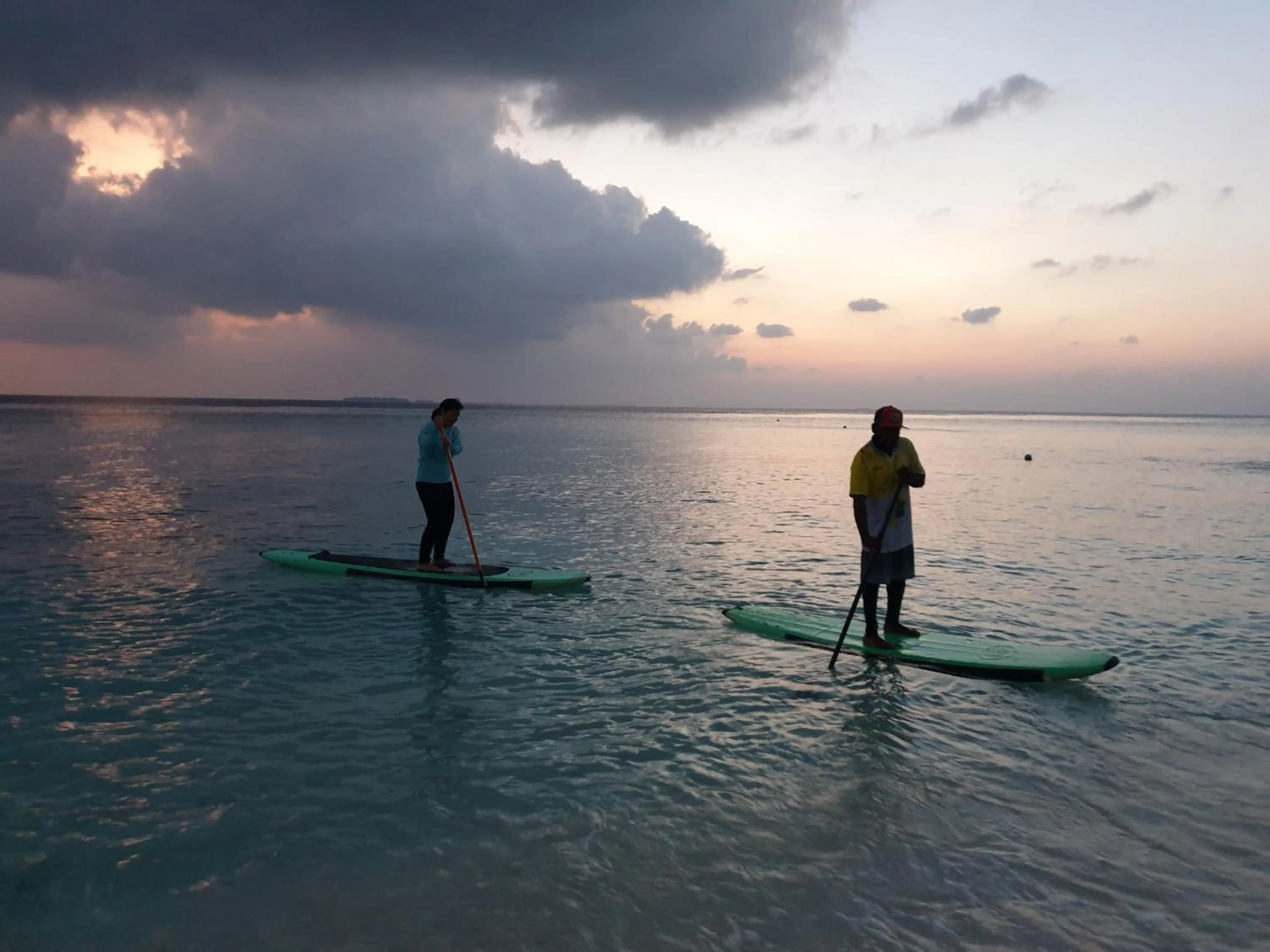 Canoeing in Island Luxury Fehendhoo