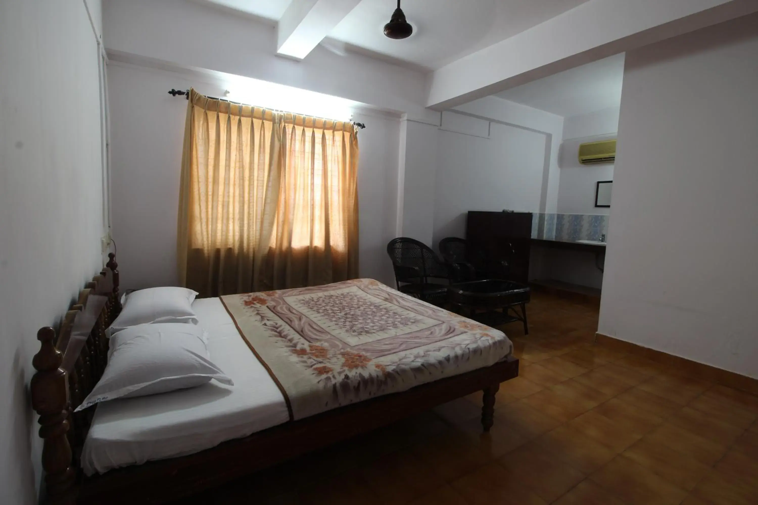 Bed in Dubai Hotel & Restaurant Kumarakom Bed in Dubai Hotel & Restaurant Kumarakom