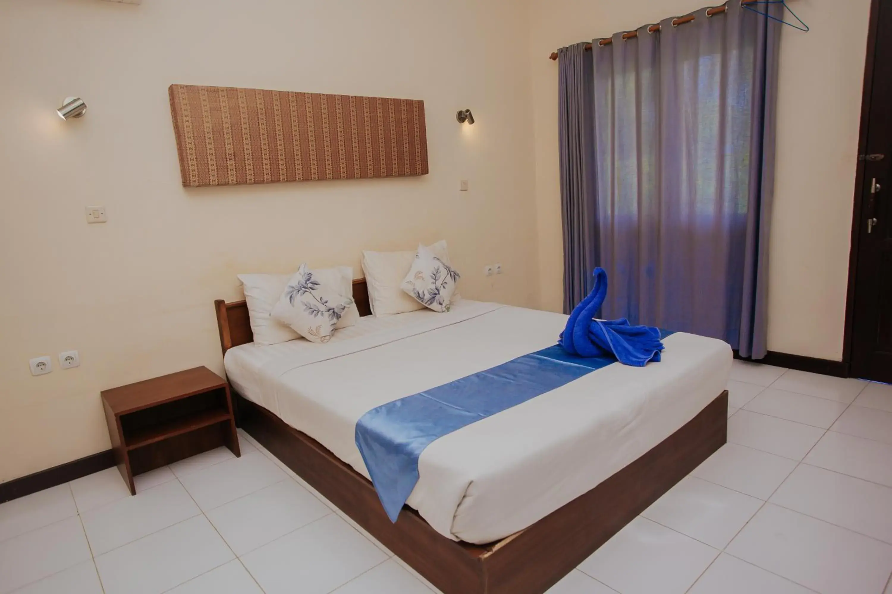 Deluxe Double Room in Medana Bay Marina Deluxe Double Room in Medana Bay Marina