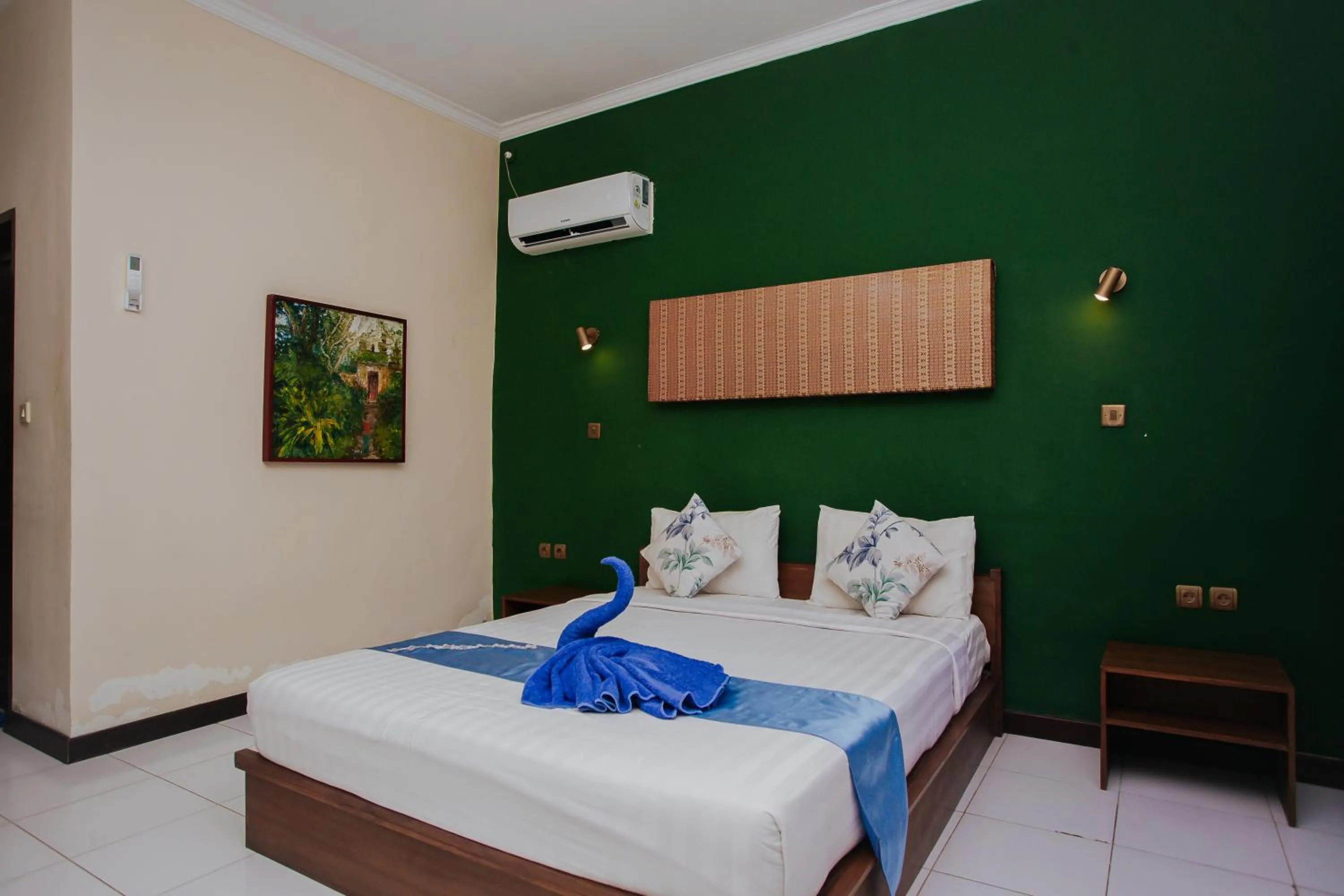 Bed in Medana Bay Marina