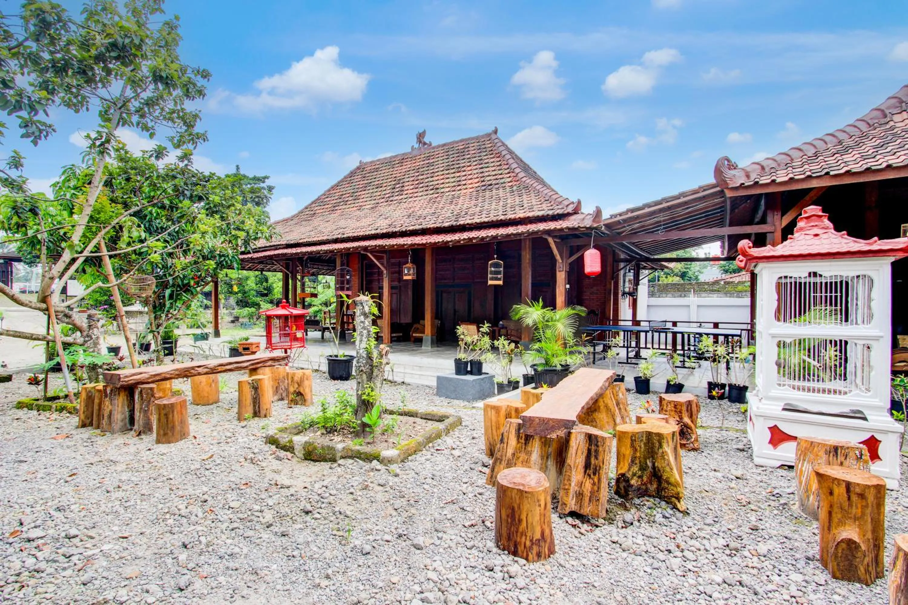 Property building in Capital O 93873 Sokkyo Homestay