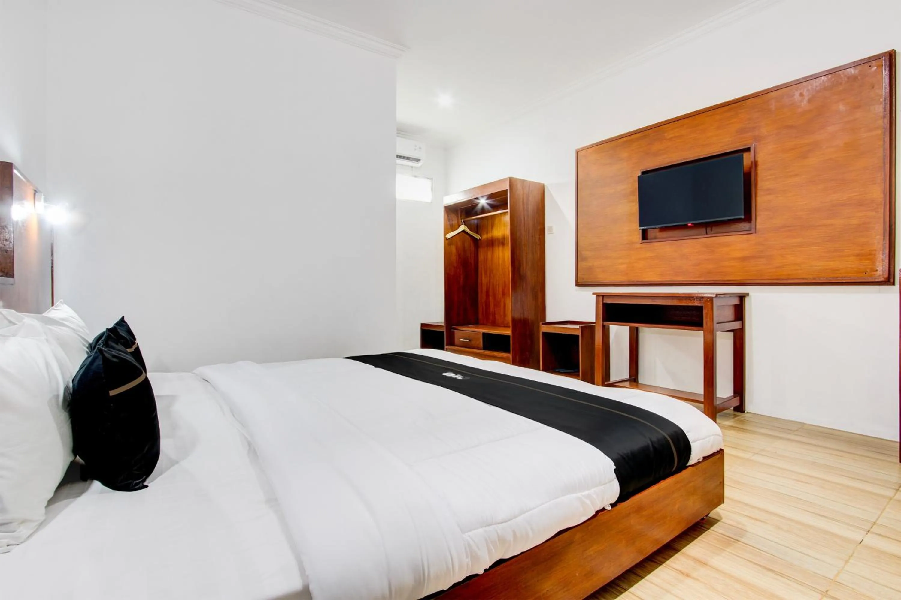 Bedroom, Bed in Capital O 93873 Sokkyo Homestay