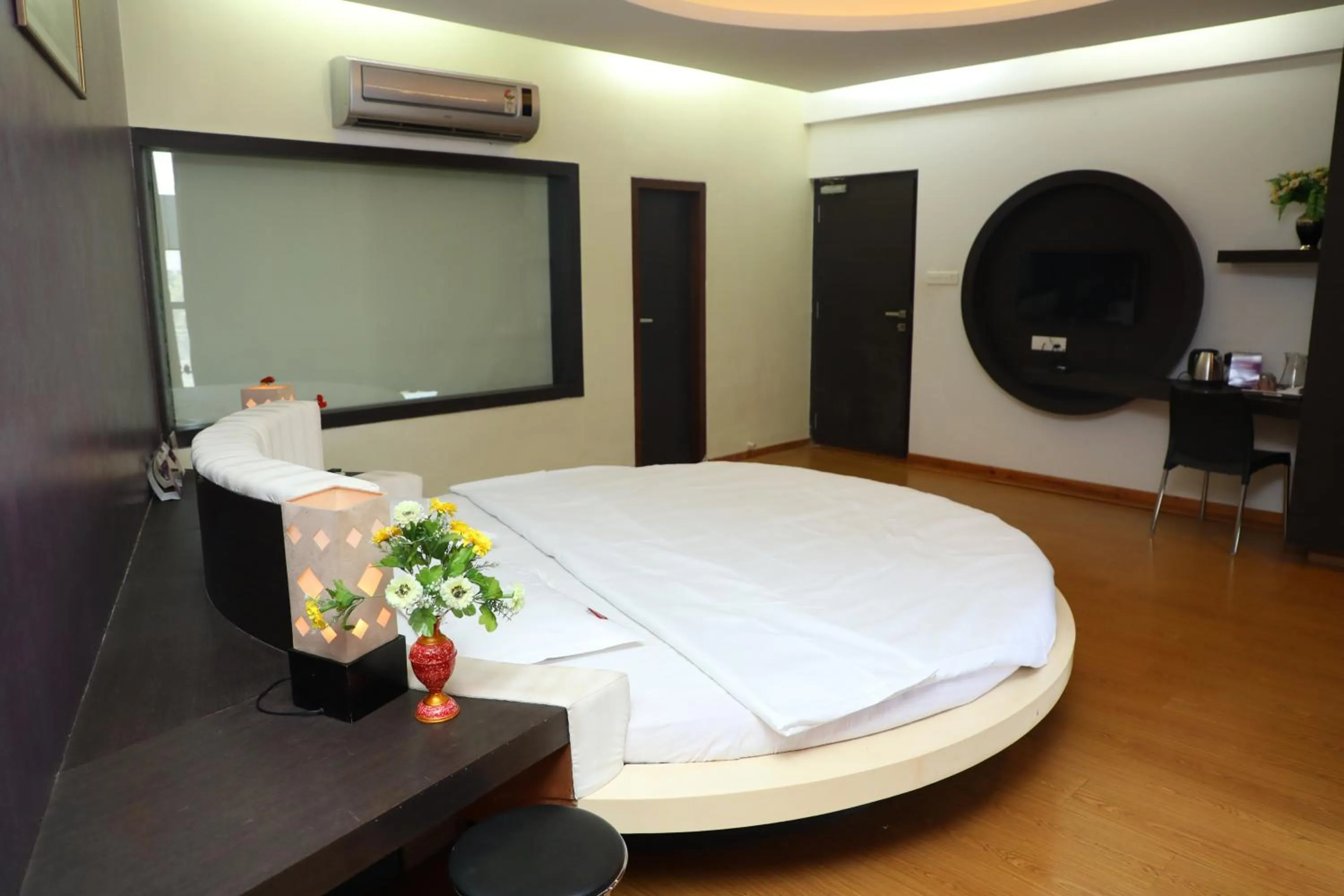 Bedroom in VITS Select Grand Inn, Ratnagiri