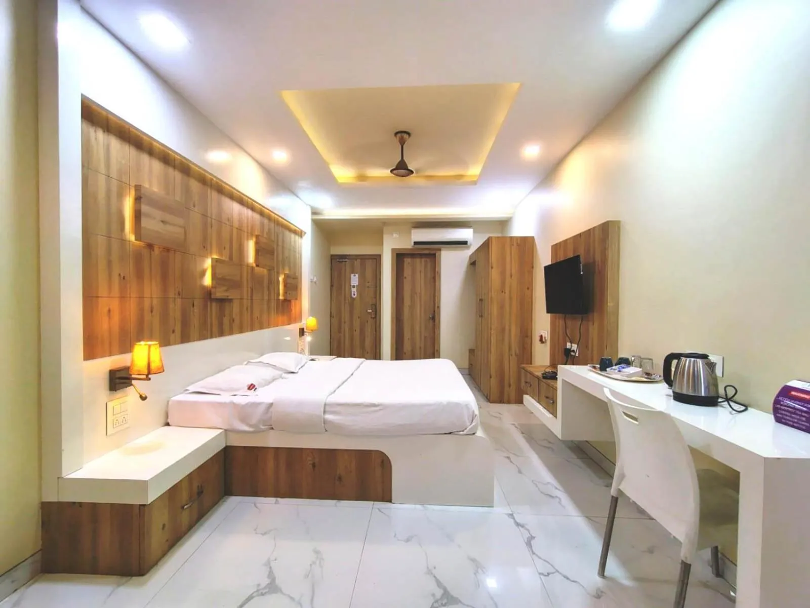 Bed in VITS Select Grand Inn, Ratnagiri