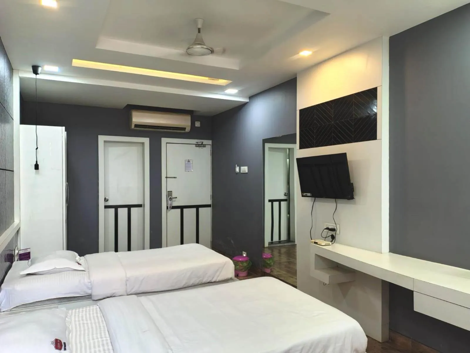Bedroom in VITS Select Grand Inn, Ratnagiri