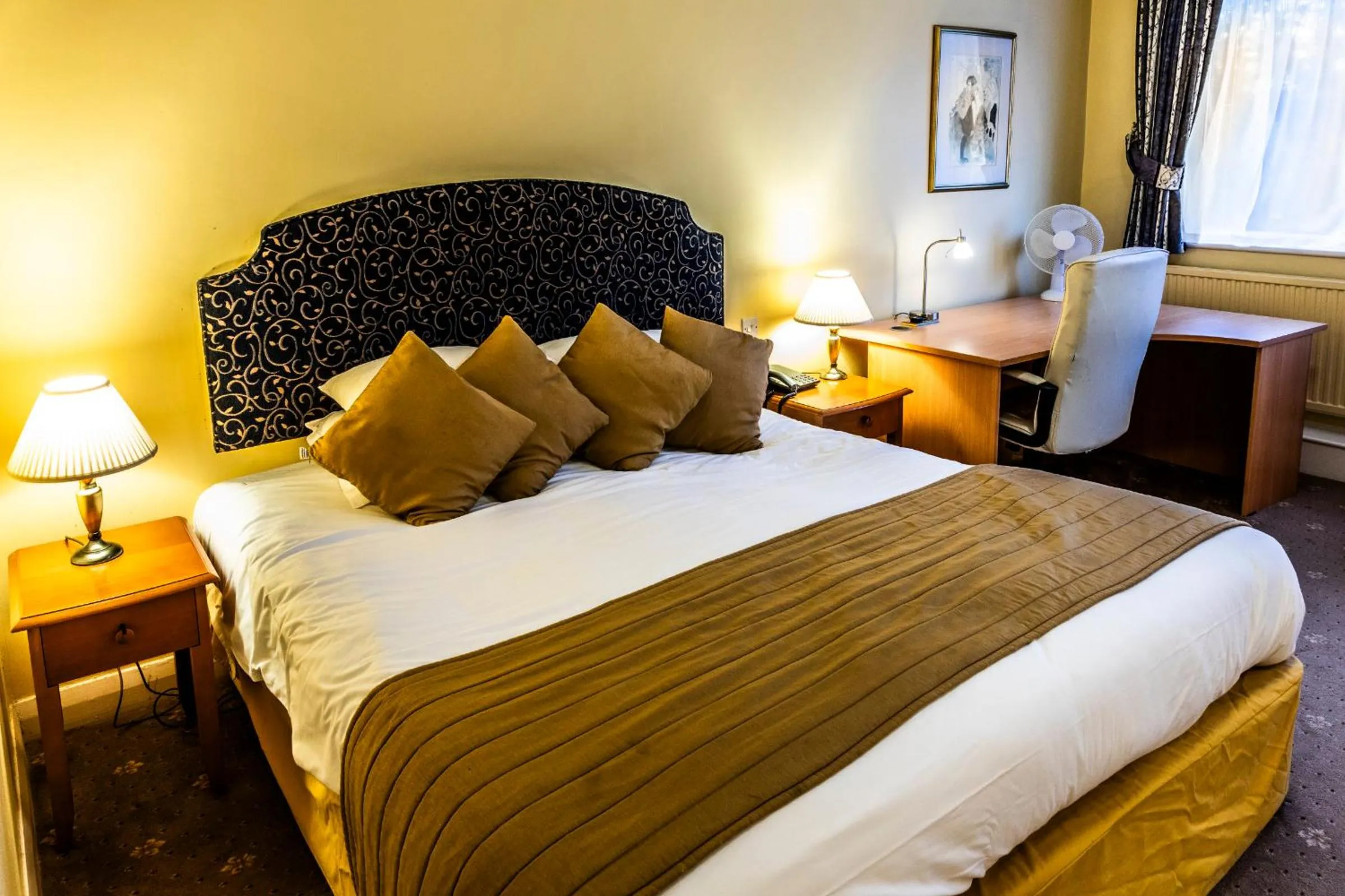 Bed in Tiverton Hotel Lounge & Venue