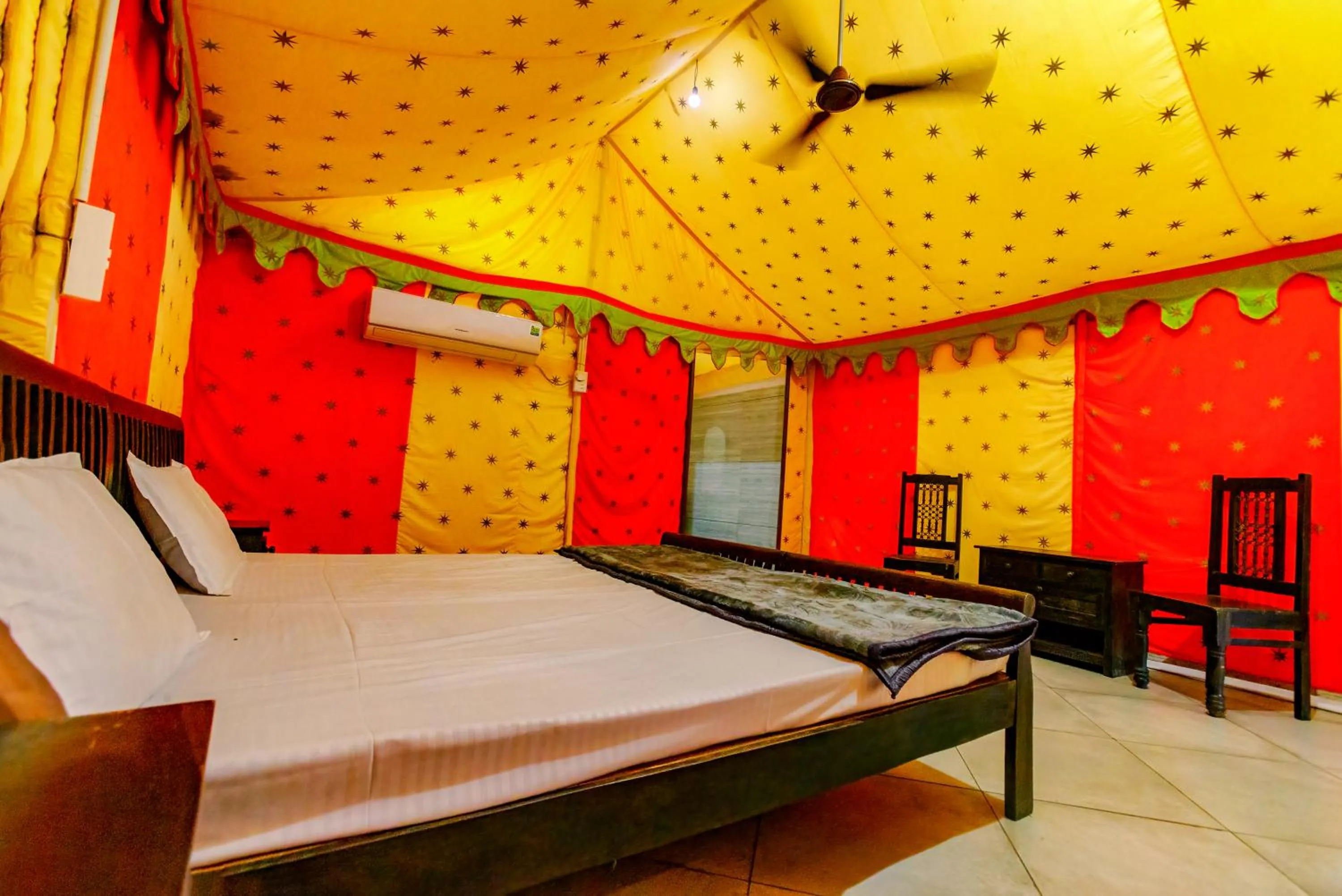 Photo of the whole room in Amber Resort