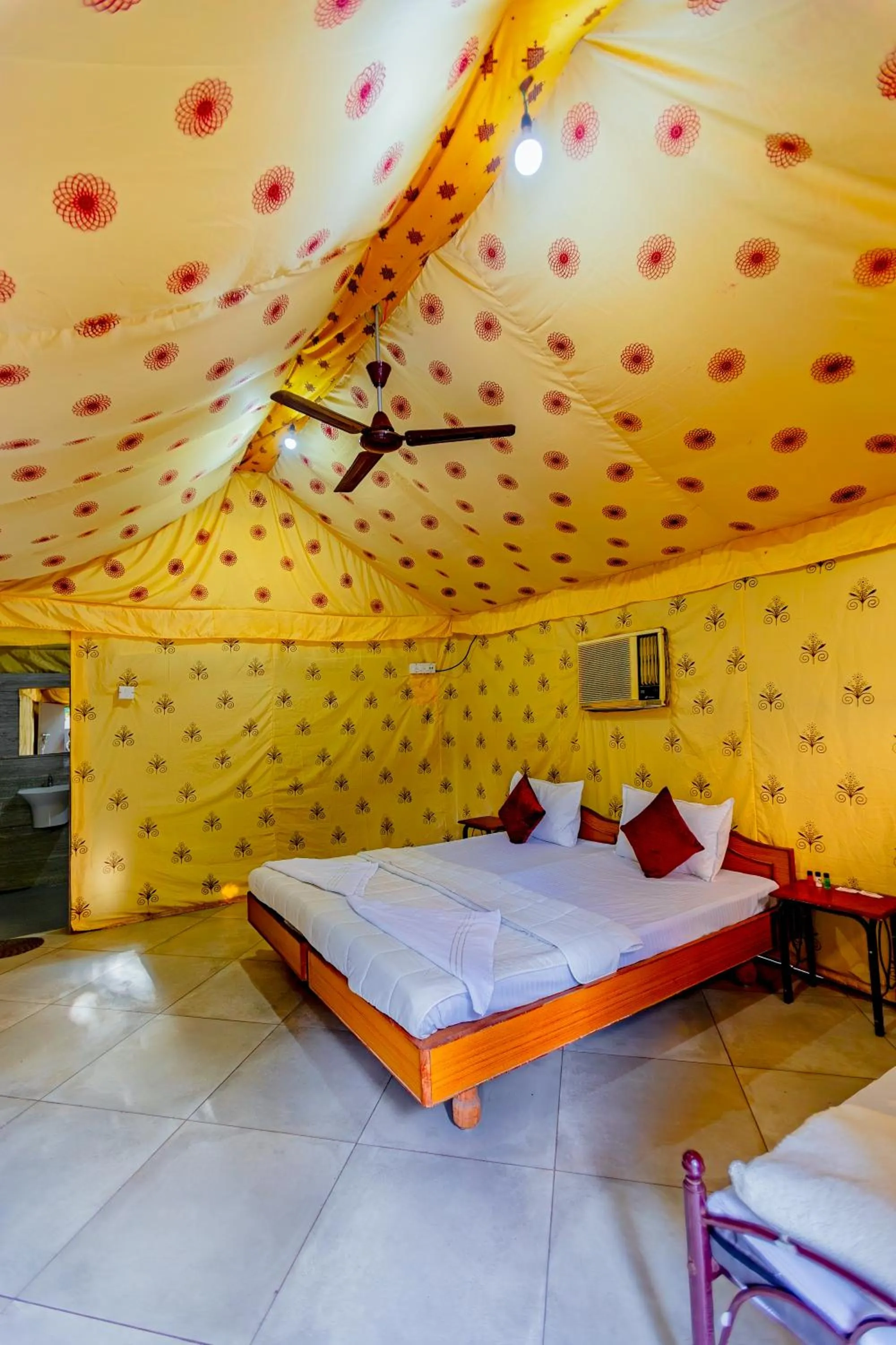 Photo of the whole room in Amber Resort