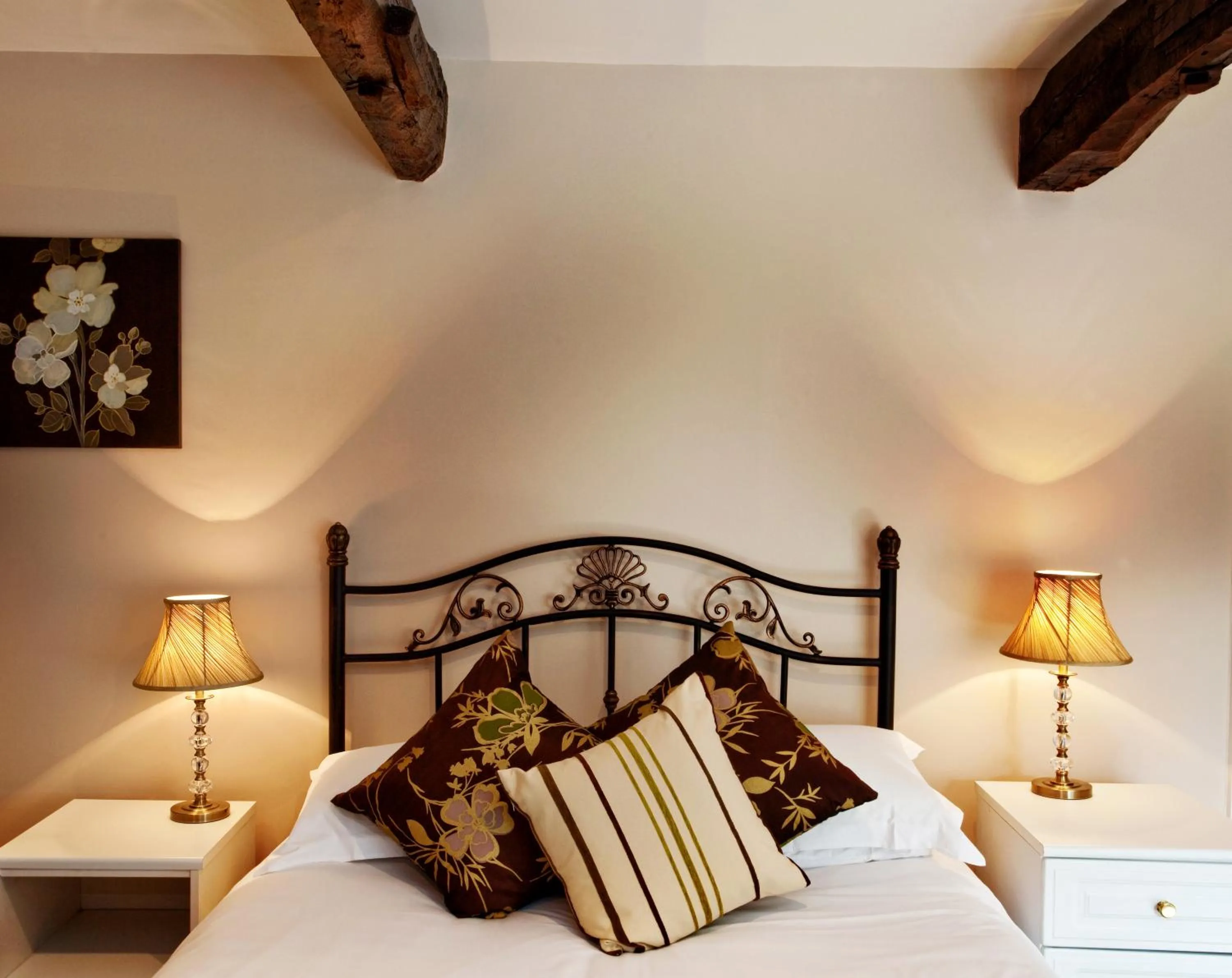 Bedroom, Bed in Waterton Park Hotel