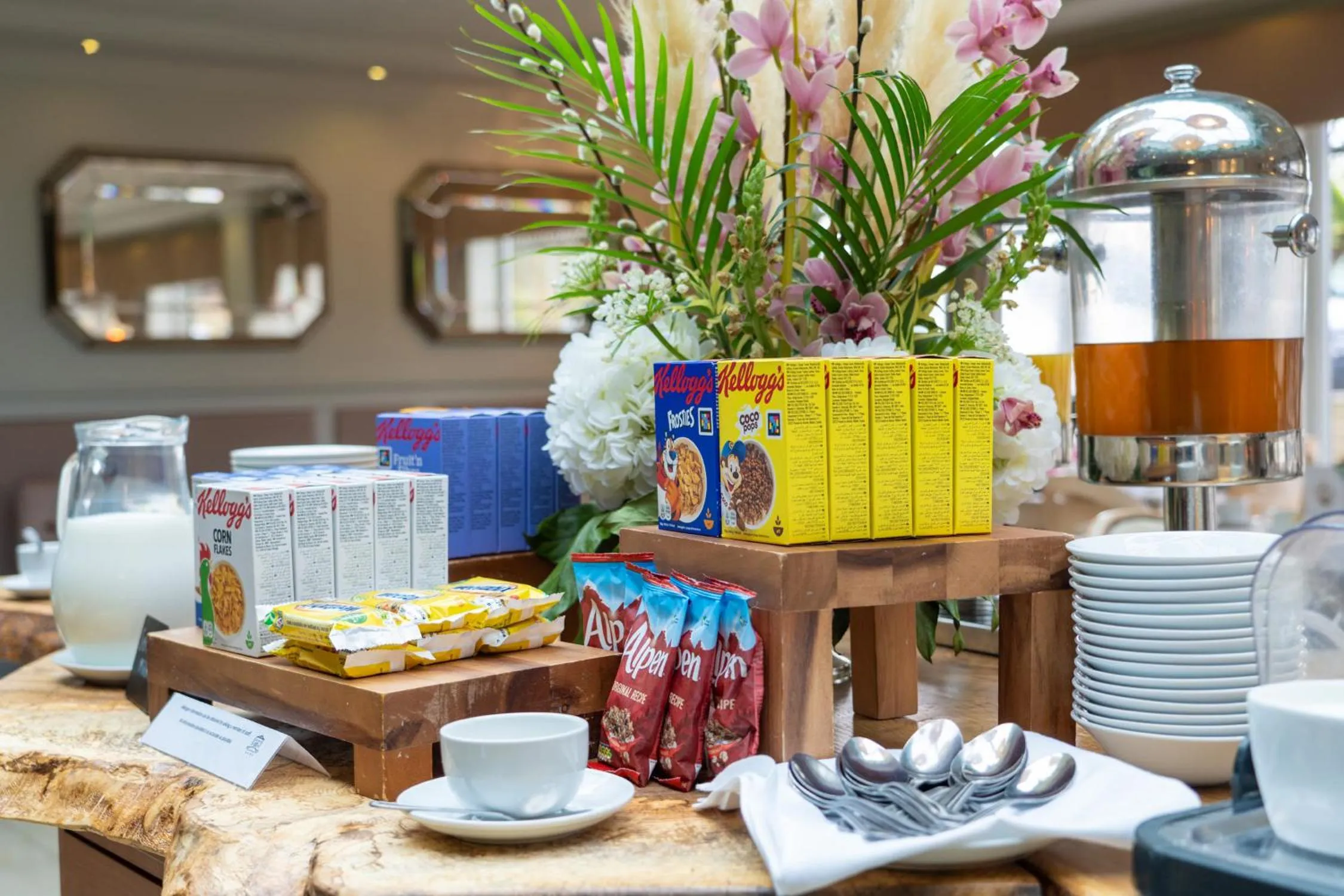 Breakfast in Waterton Park Hotel