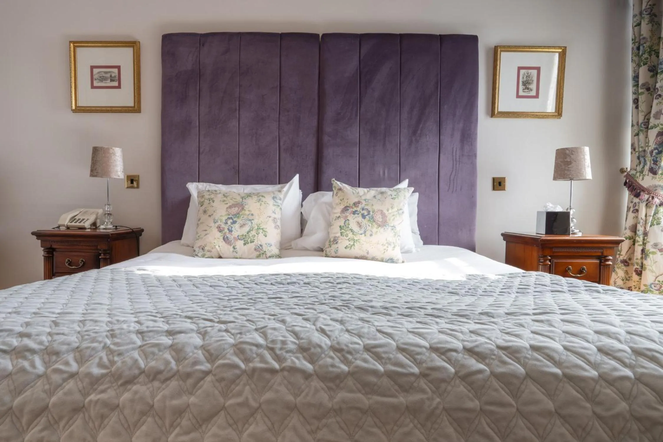 Bed in Waterton Park Hotel