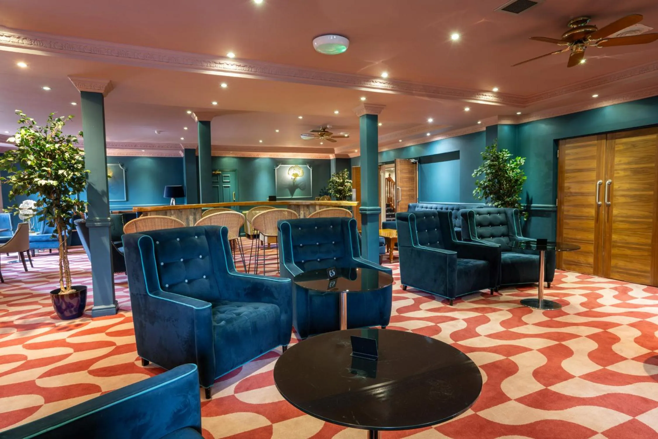 Lounge or bar in Waterton Park Hotel