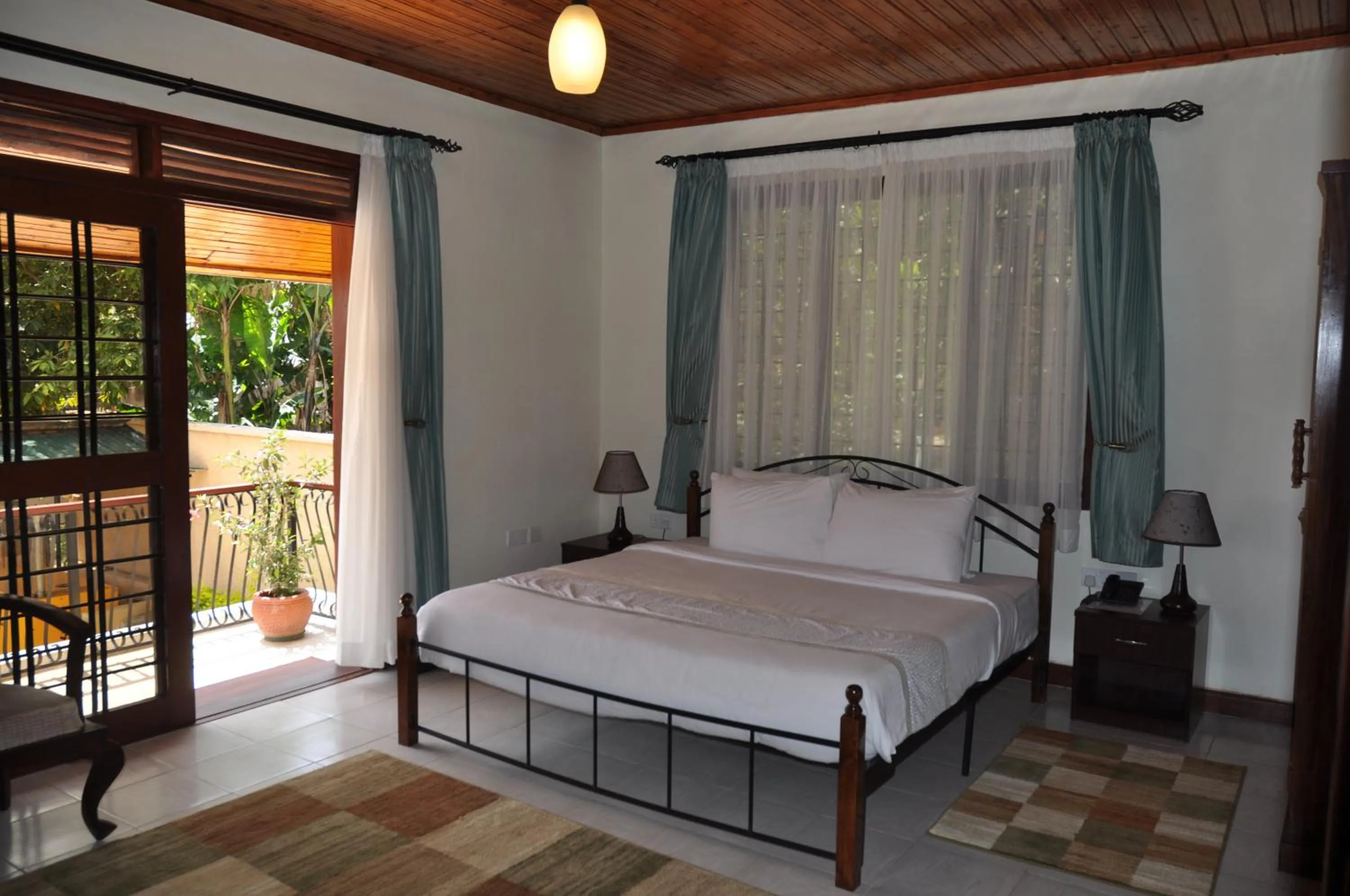 Bedroom, Bed in The Milimani Lodge
