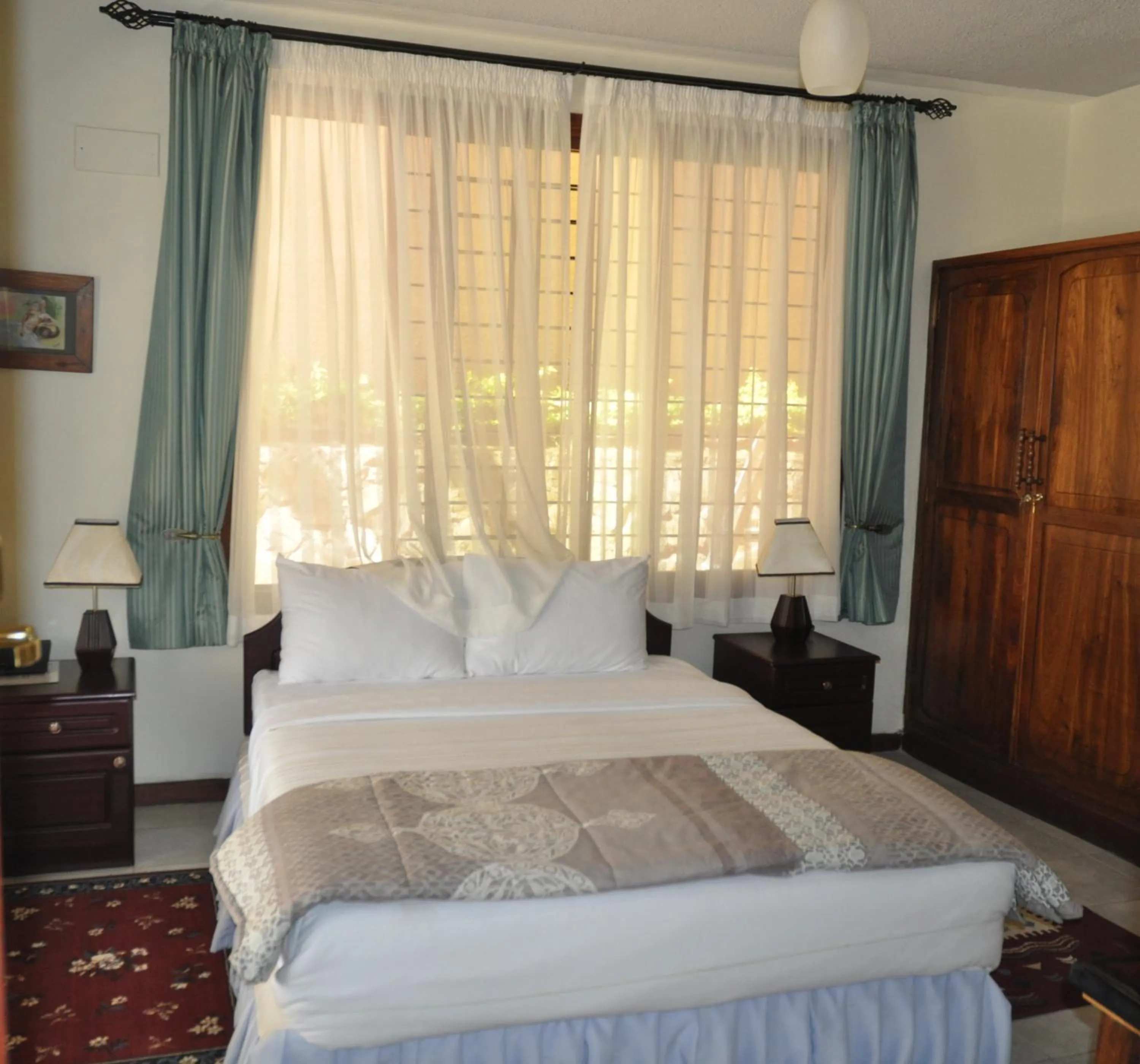 Bedroom, Bed in The Milimani Lodge