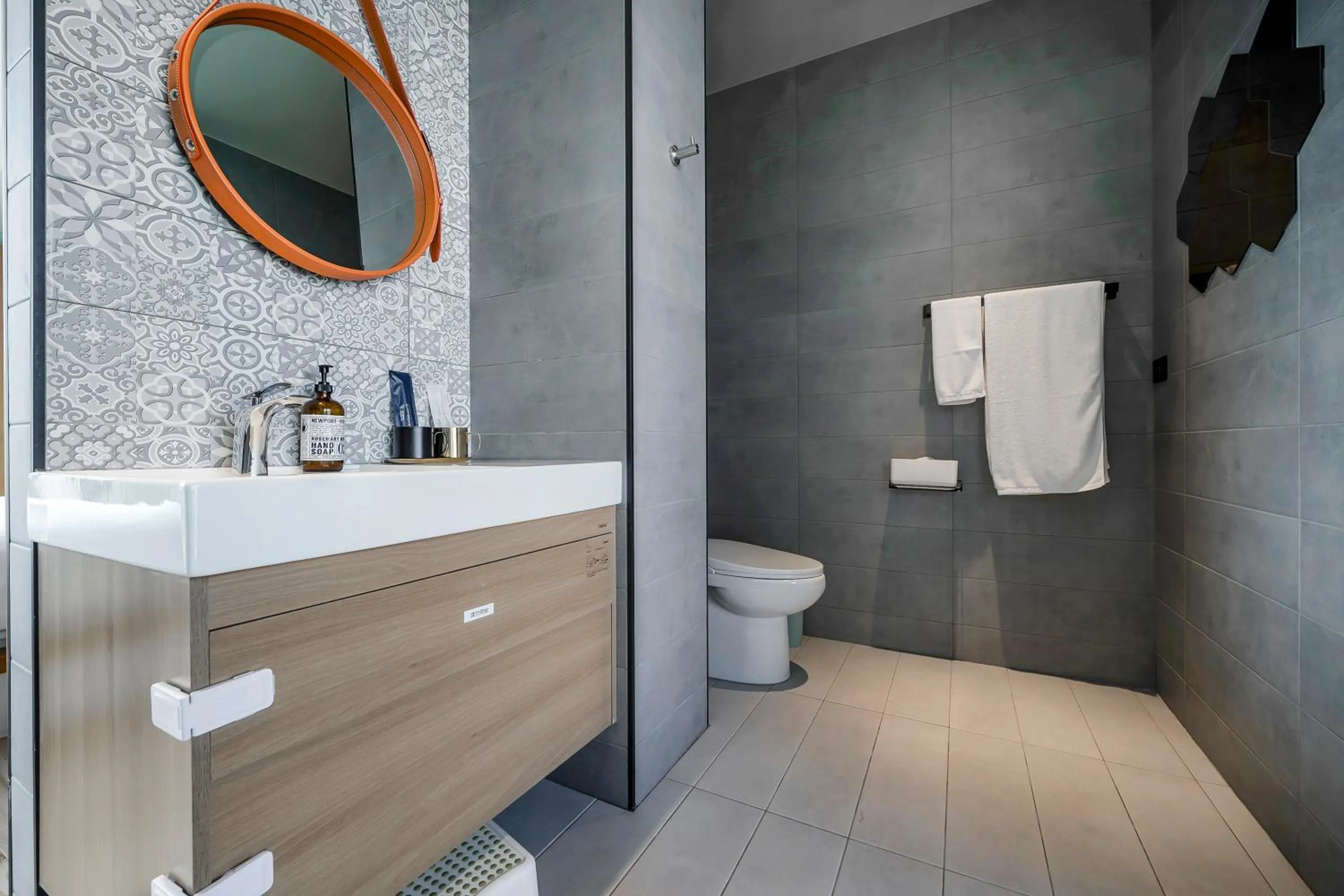 Bathroom in Ning Xia Time