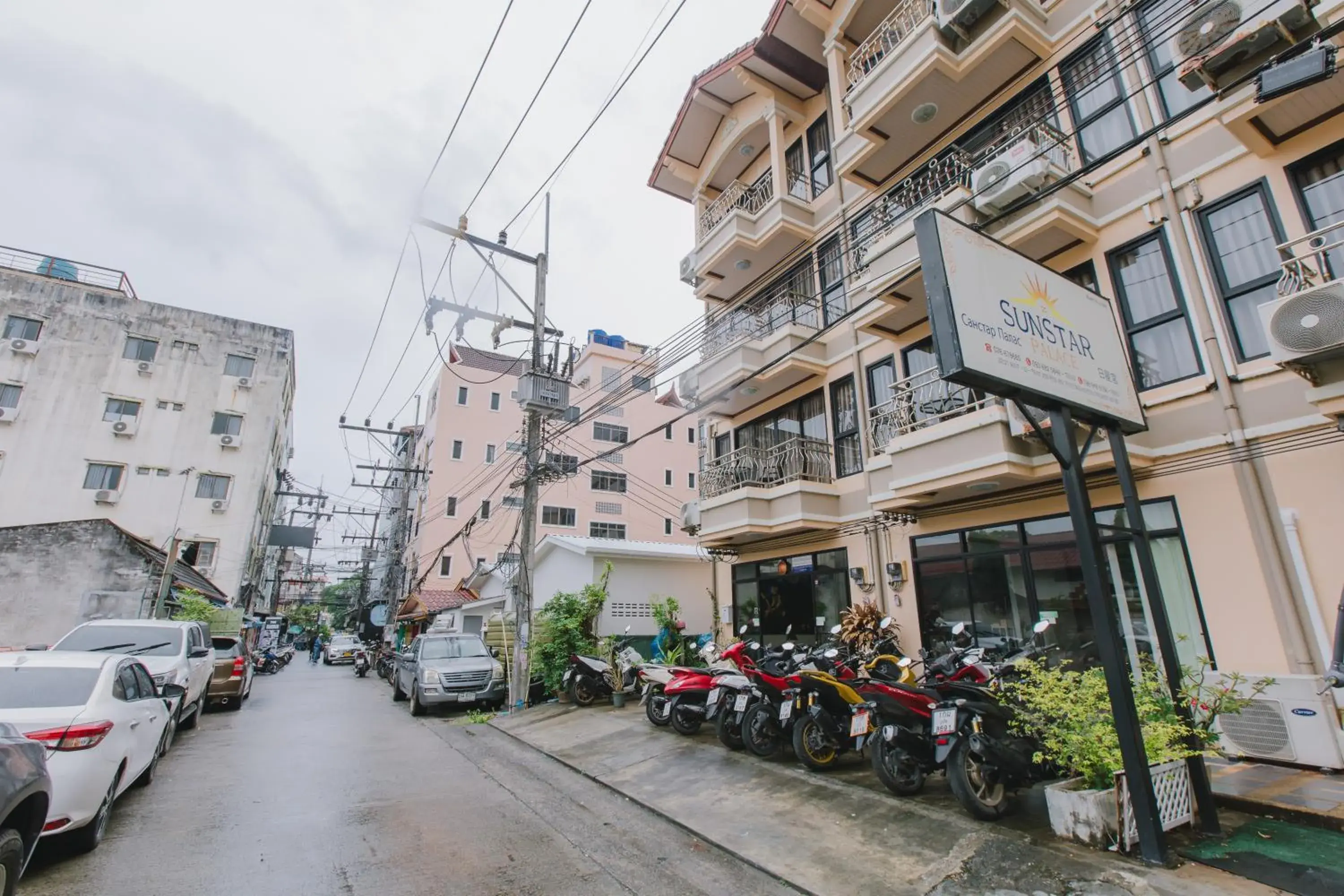 Property building in Sunstar Palace Patong Property building in Sunstar Palace Patong