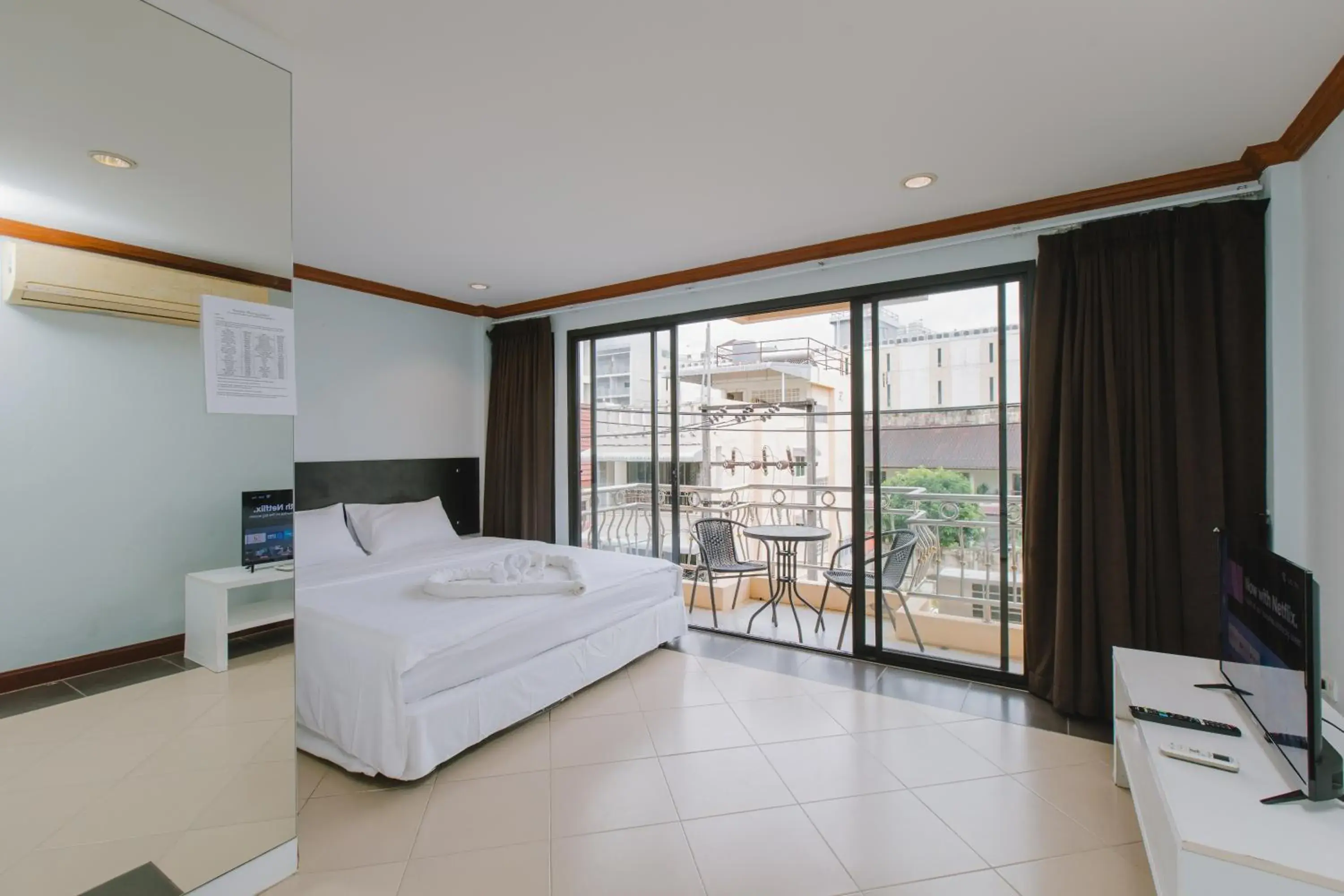 Balcony/Terrace, Bed in Sunstar Palace Patong Balcony/Terrace, Bed in Sunstar Palace Patong