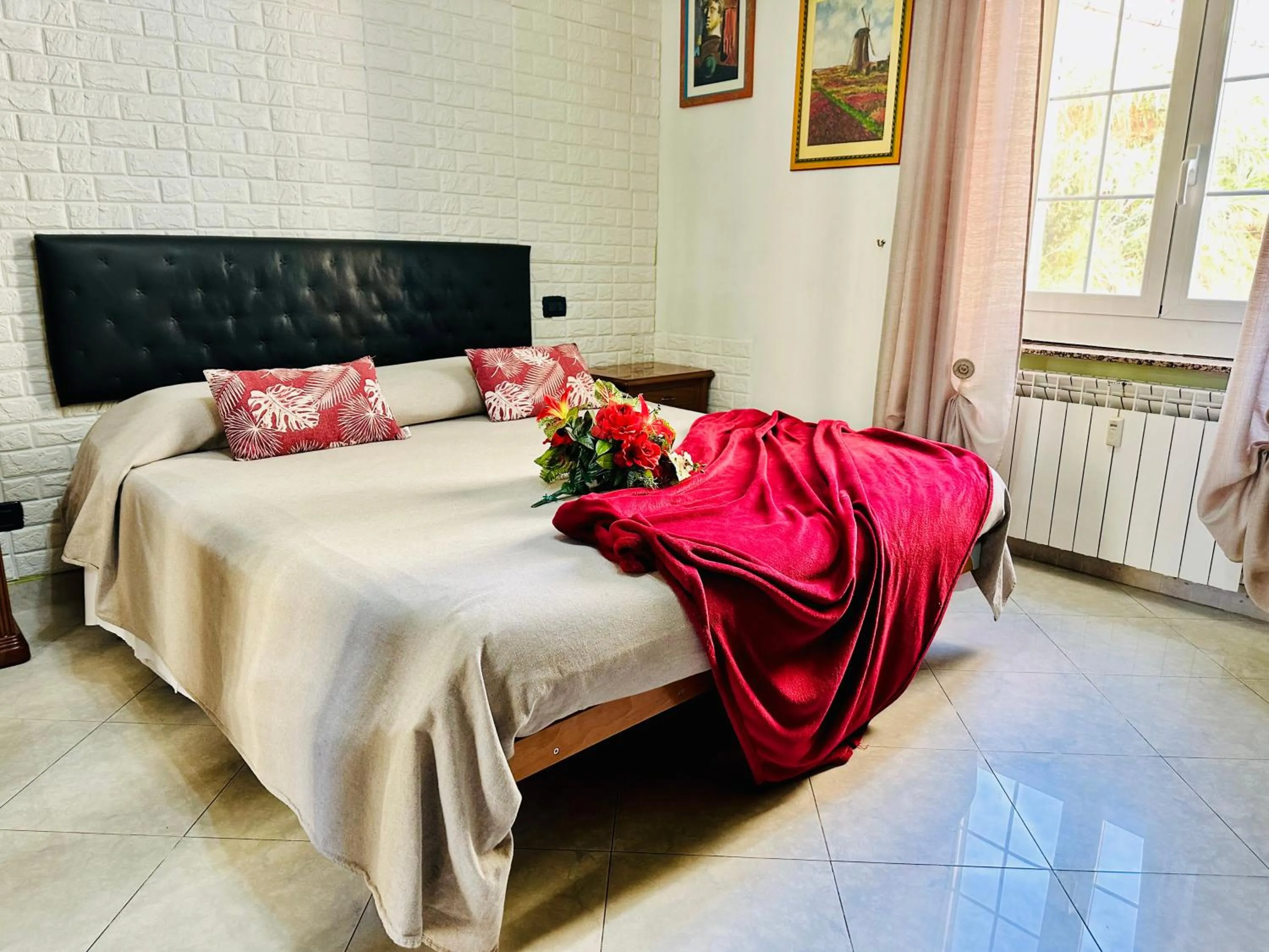 Bed in The Comfort apartment