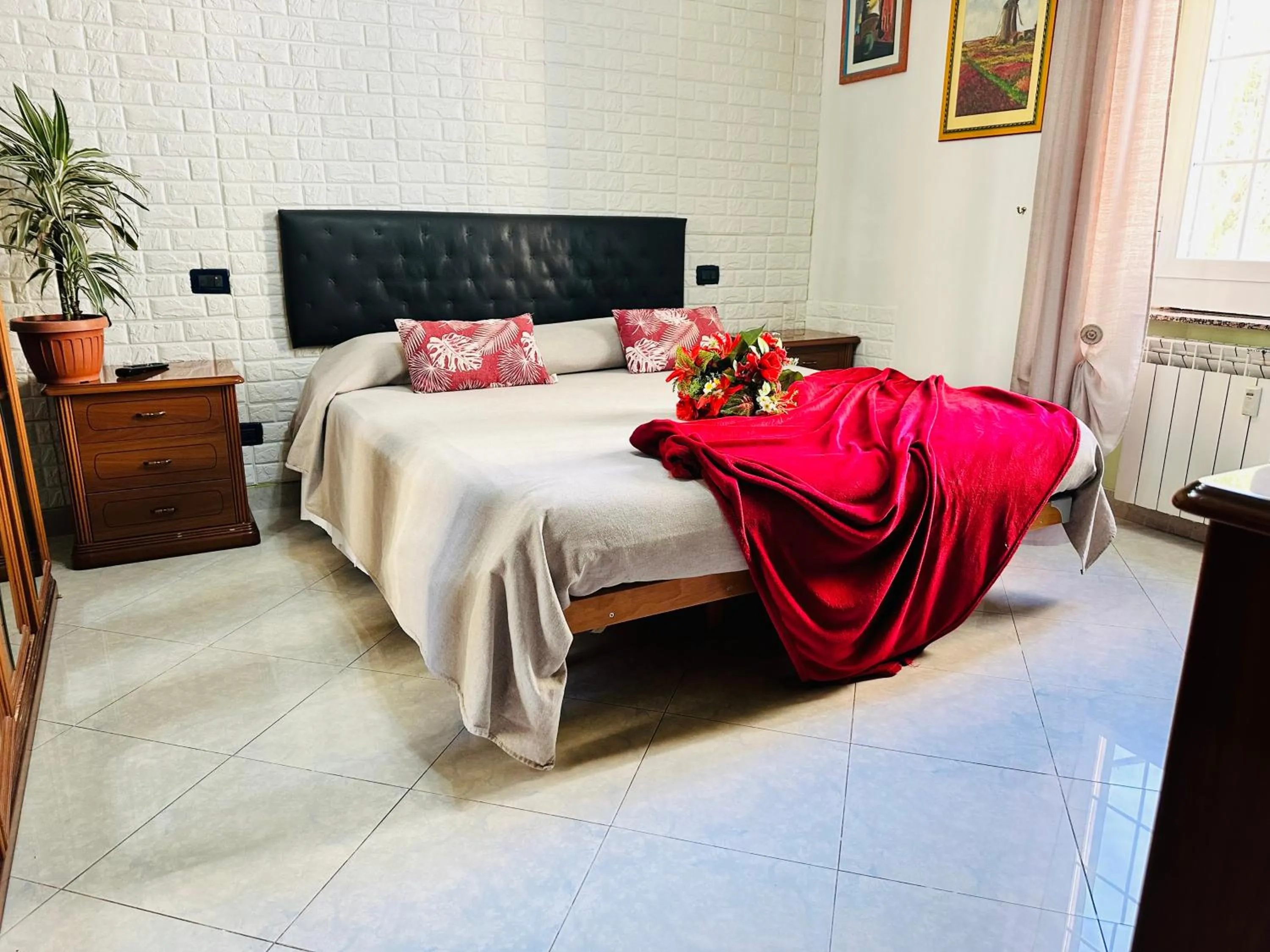 Bed in The Comfort apartment