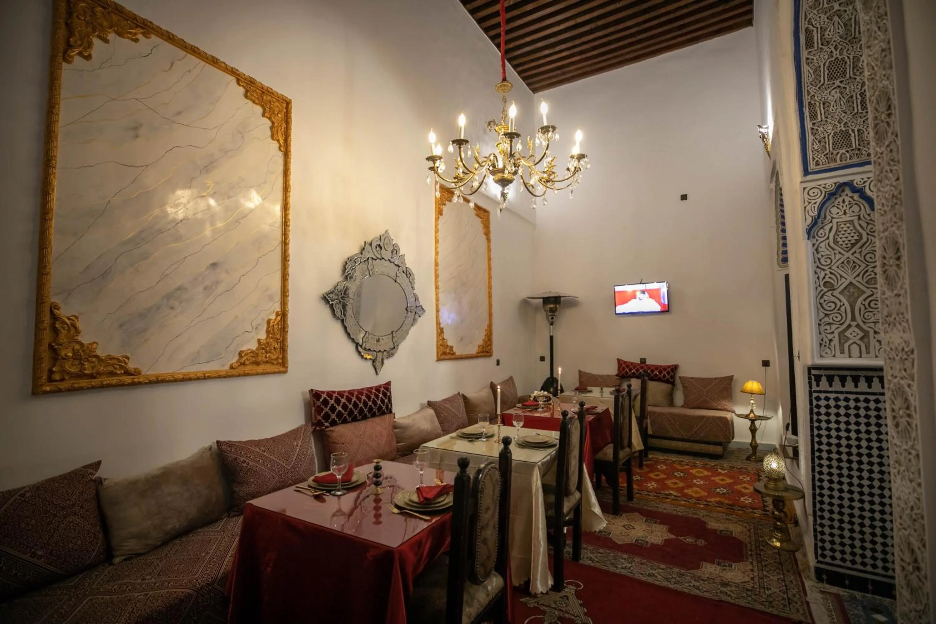 Restaurant/places to eat in Palais Chahd Luxury