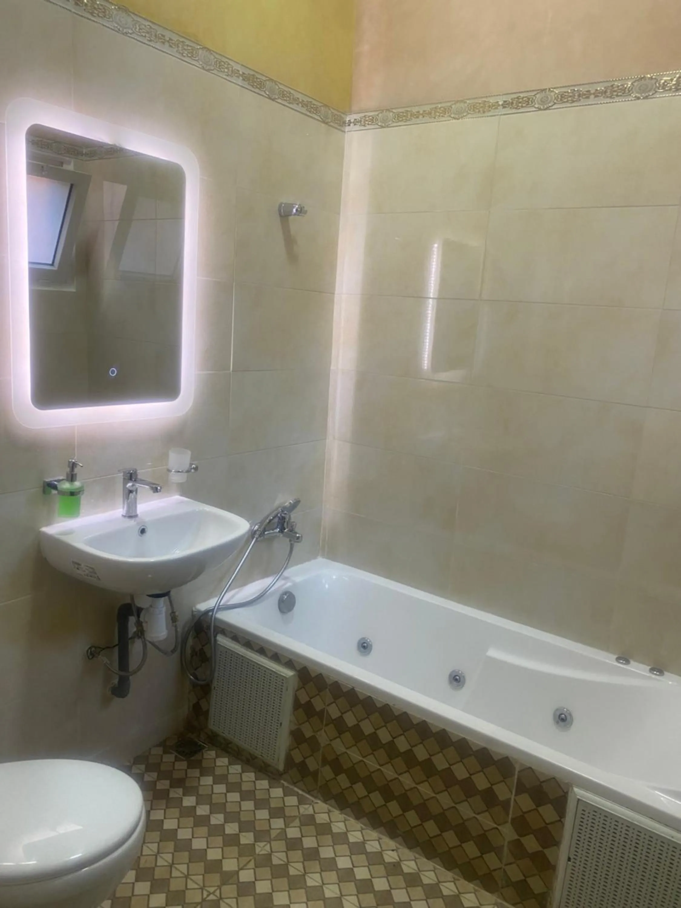 Riad Nezha avec jacuzzi et au cœur de Marrakesh