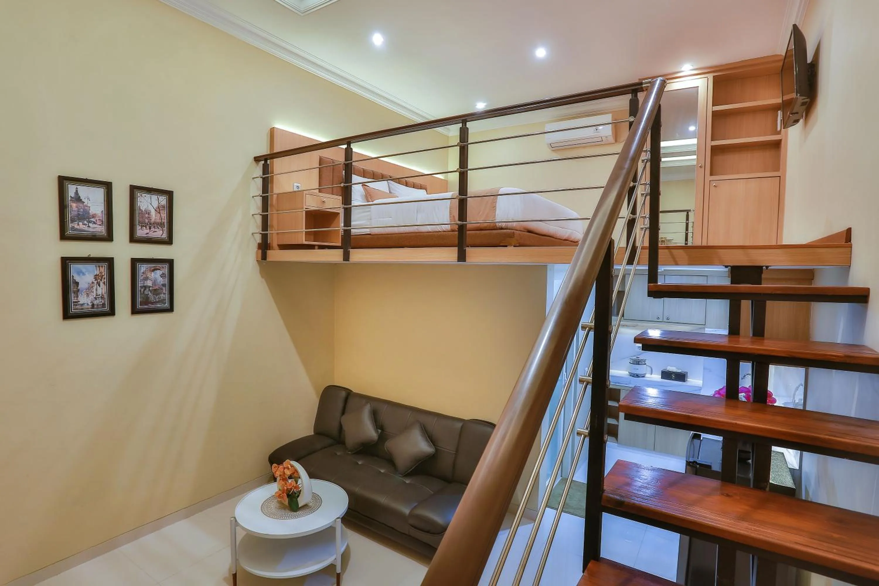 bunk bed in The Horizontal Hotel Pacitan