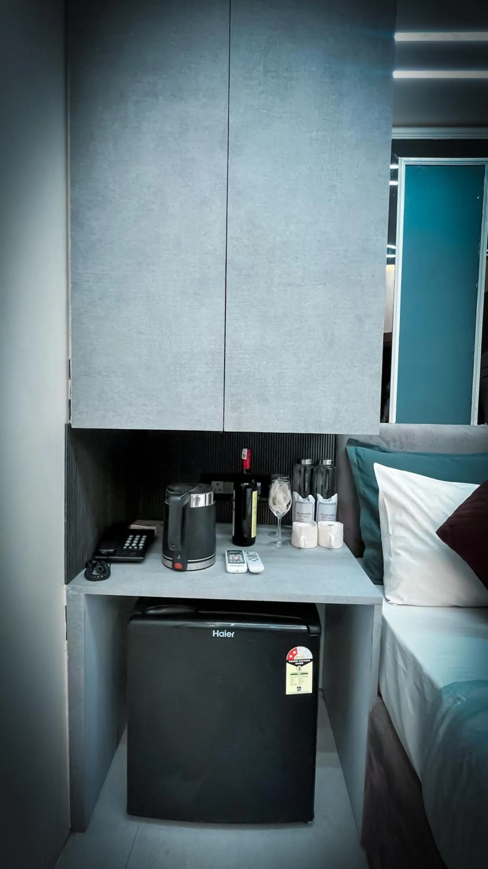 oven, Bed in The Vacation Villa Agra A Boutique Hotel Near Taj Mahal