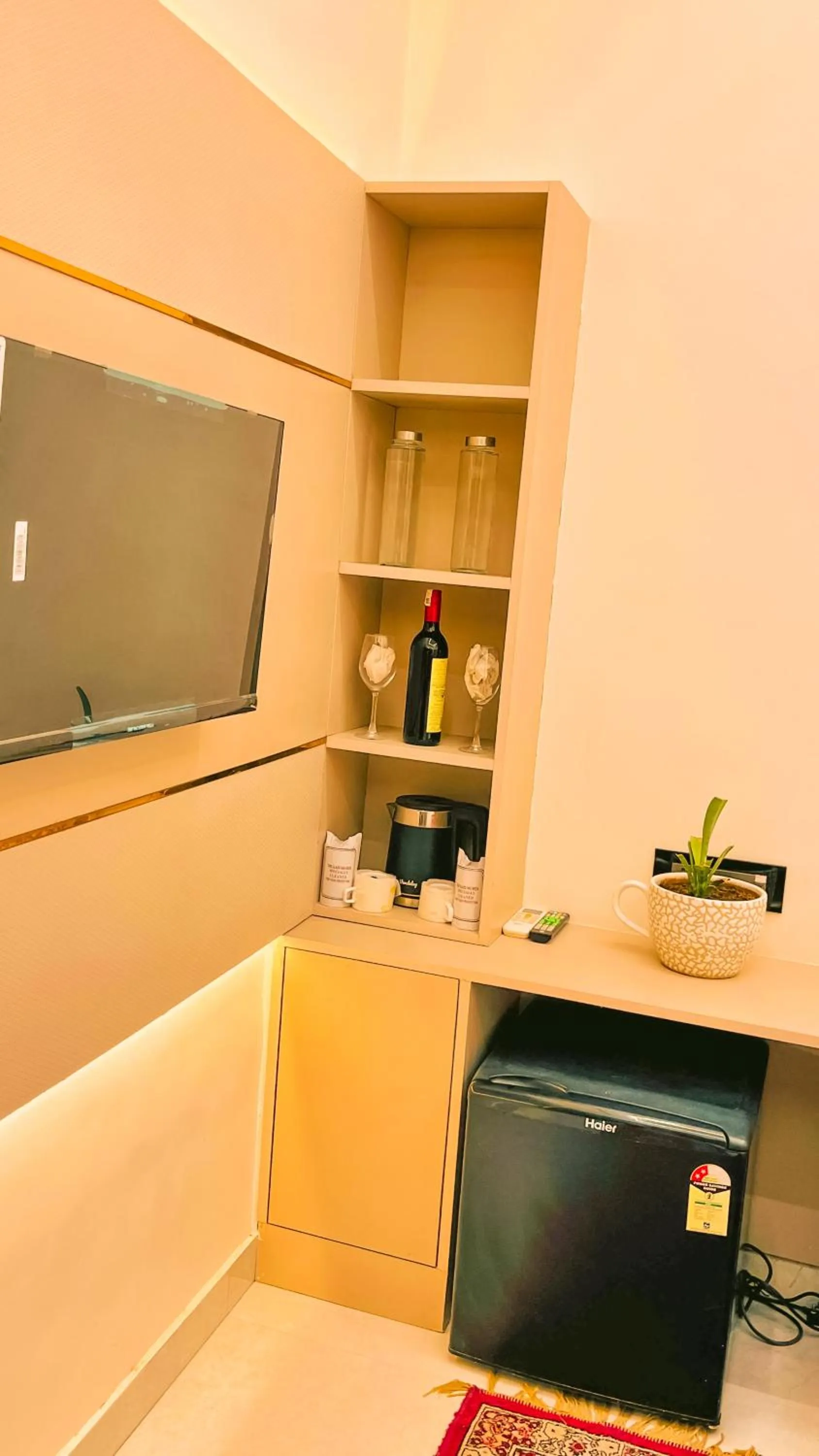 oven in The Vacation Villa Agra A Boutique Hotel Near Taj Mahal