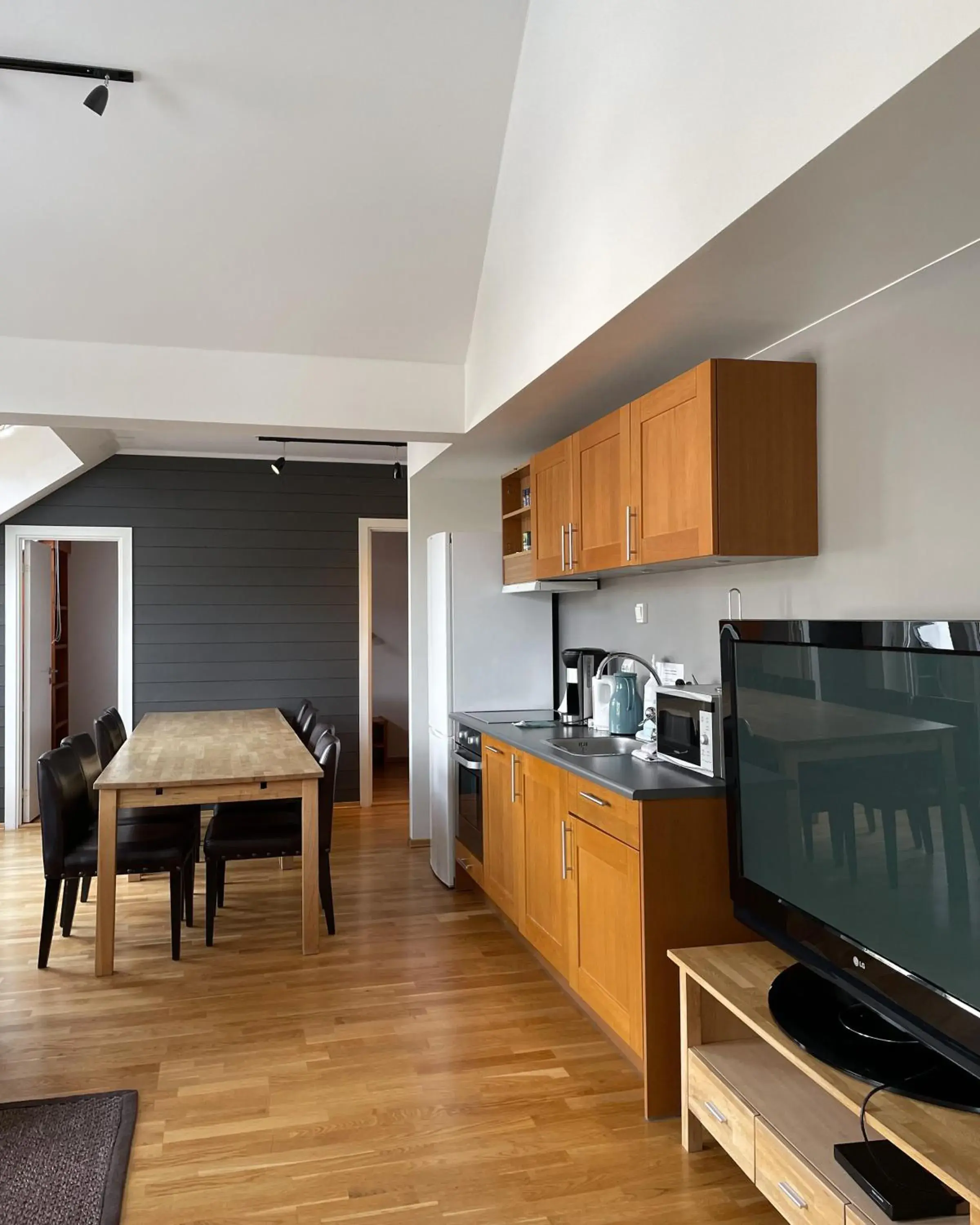 Four-Bedroom Apartment with Balcony in Hovdestøylen Apartments Four-Bedroom Apartment with Balcony in Hovdestøylen Apartments