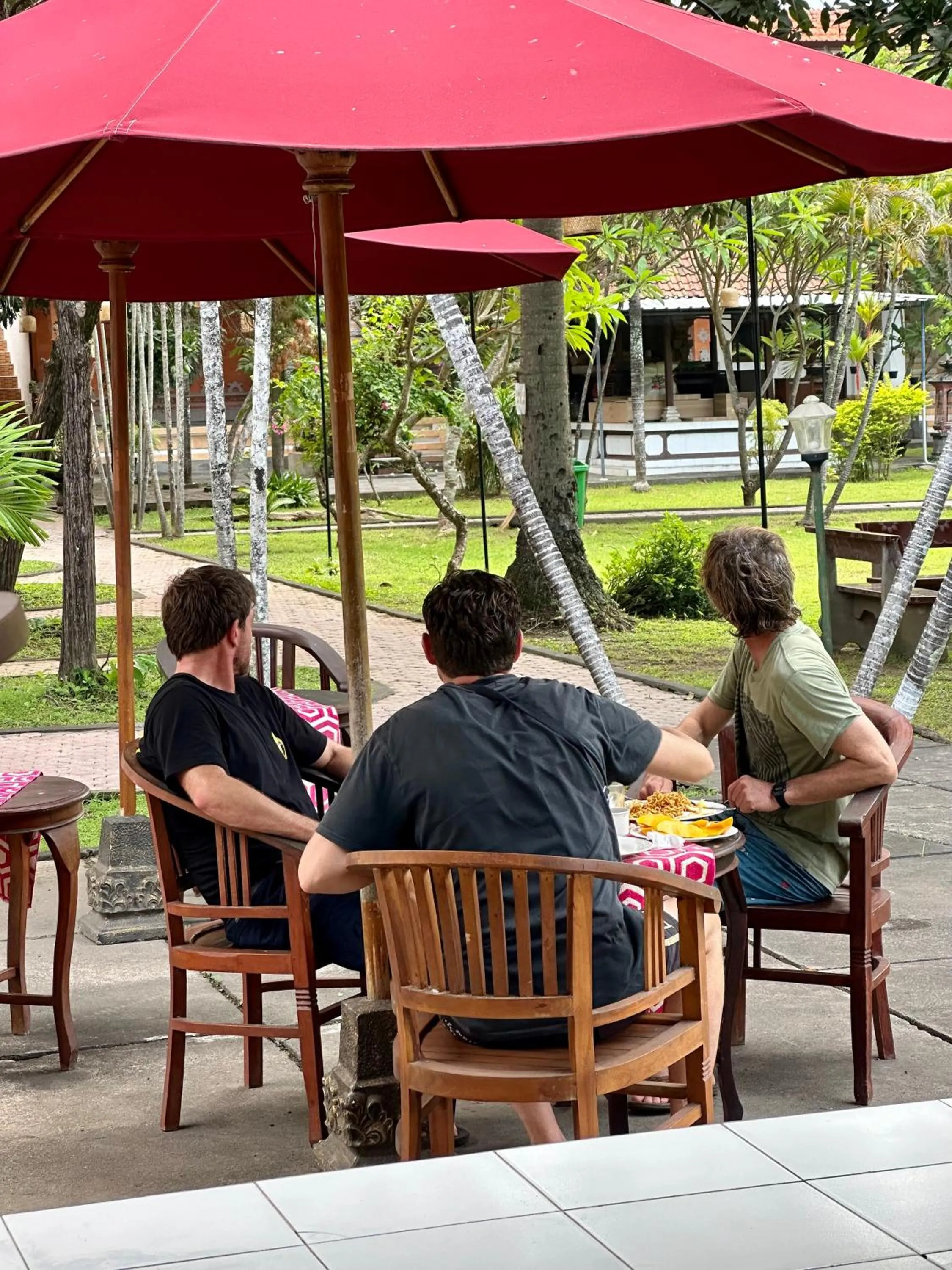 Restaurant/places to eat in New Mekar Jaya Hotel