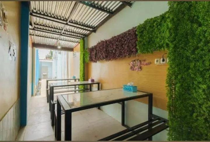 RedDoorz Plus near Palembang Icon Mall 2