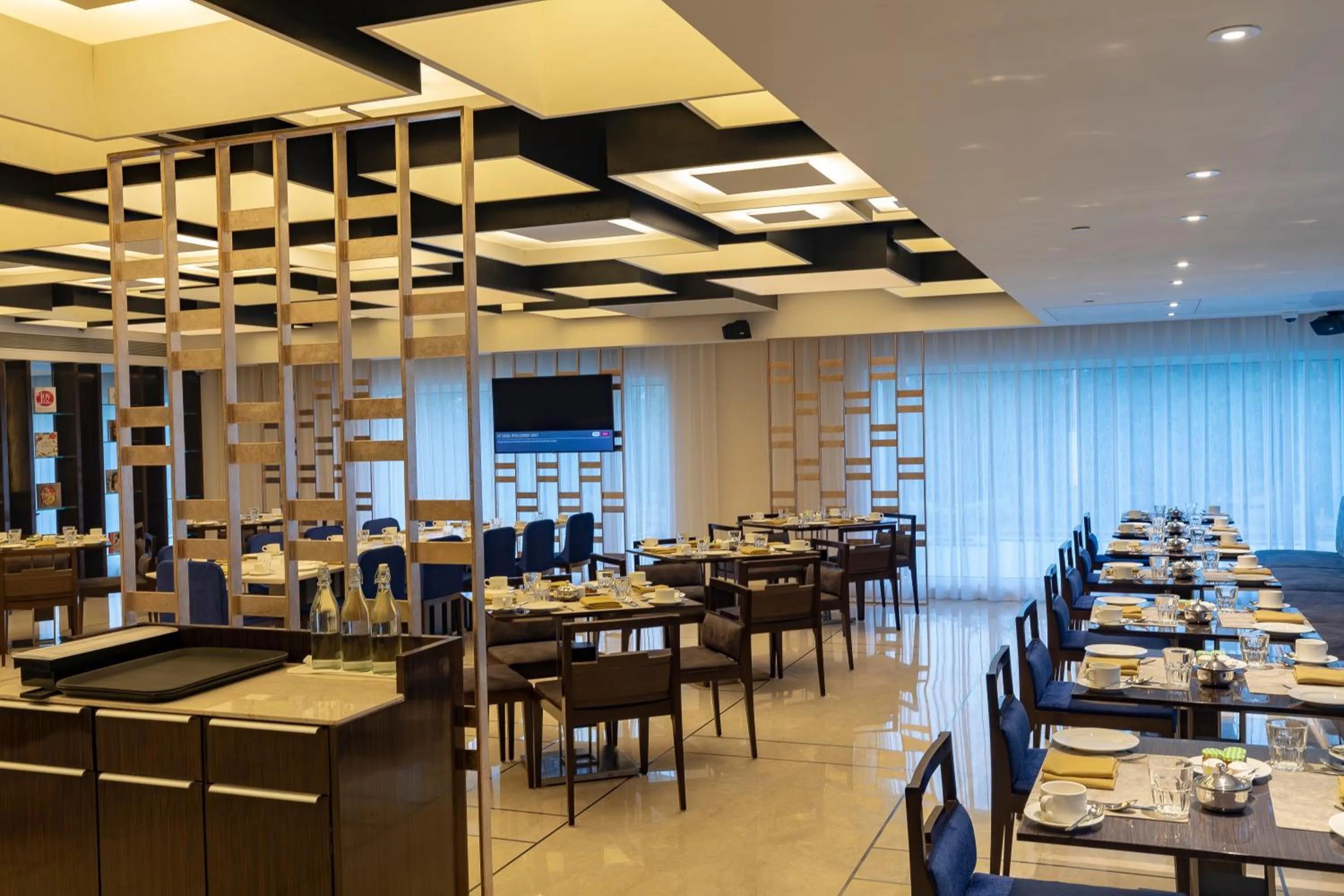 Restaurant/places to eat in RPJ Hotel Rajkot