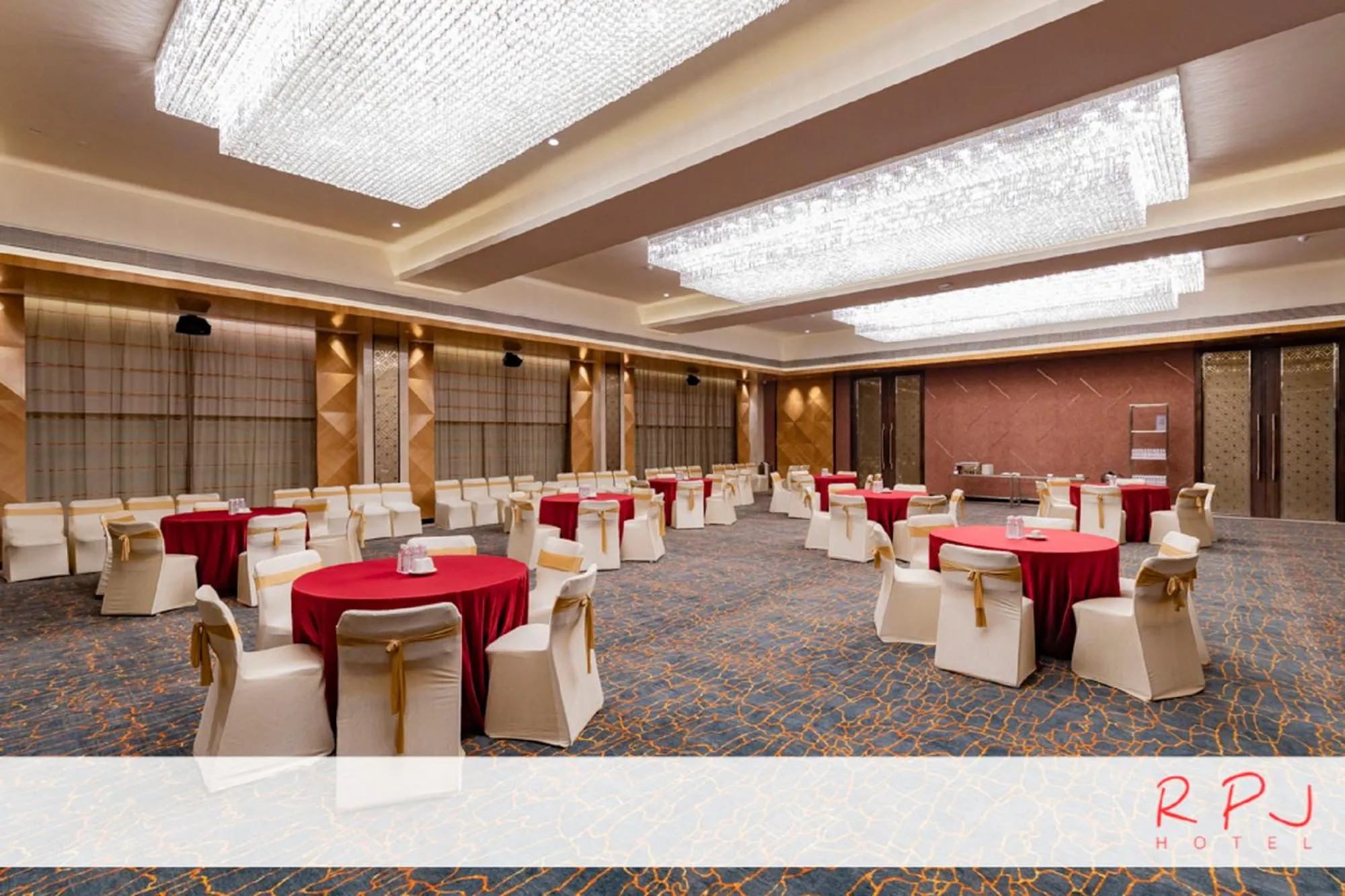 Banquet/Function facilities in RPJ Hotel Rajkot