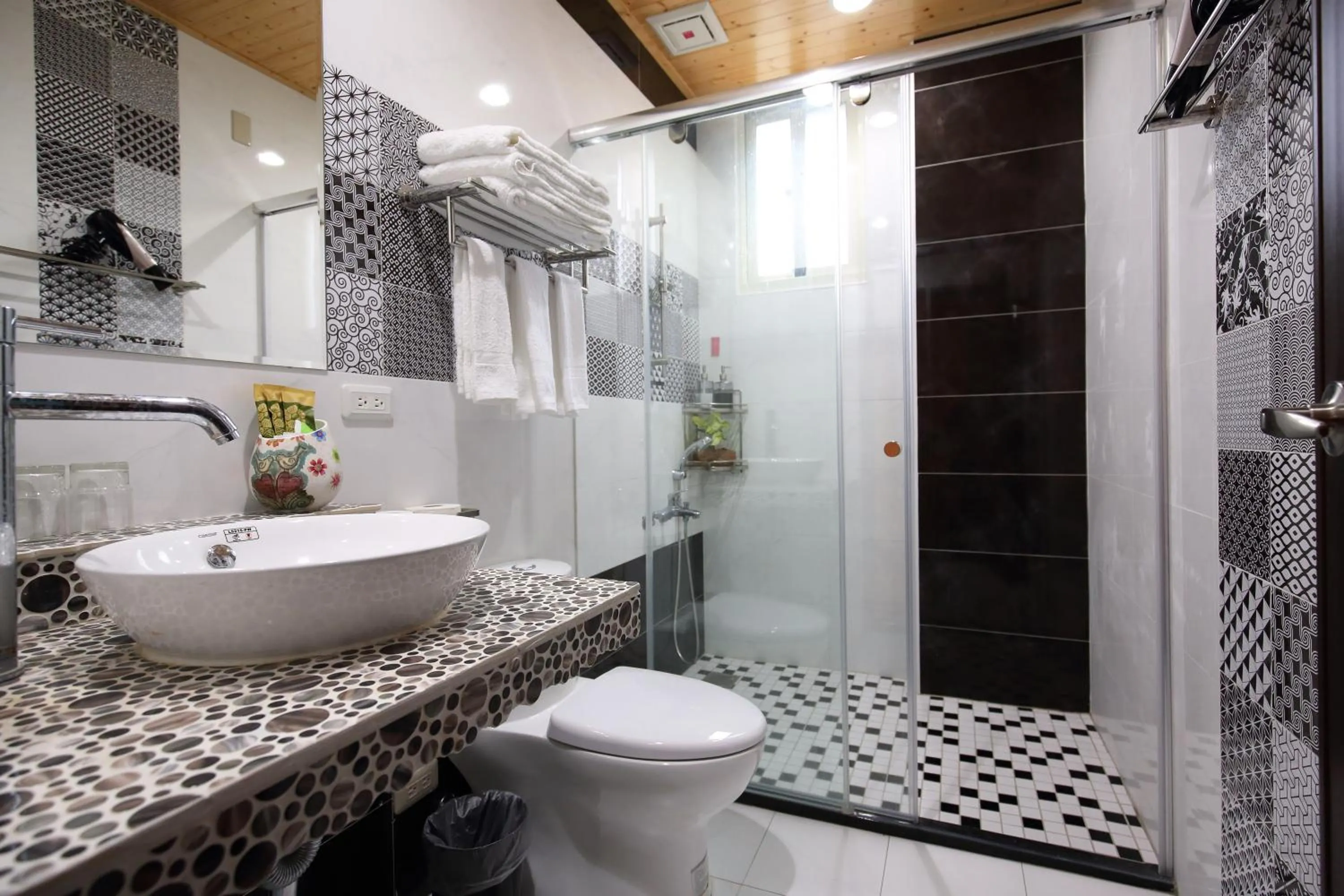 Shower in Sweet Heart B&B