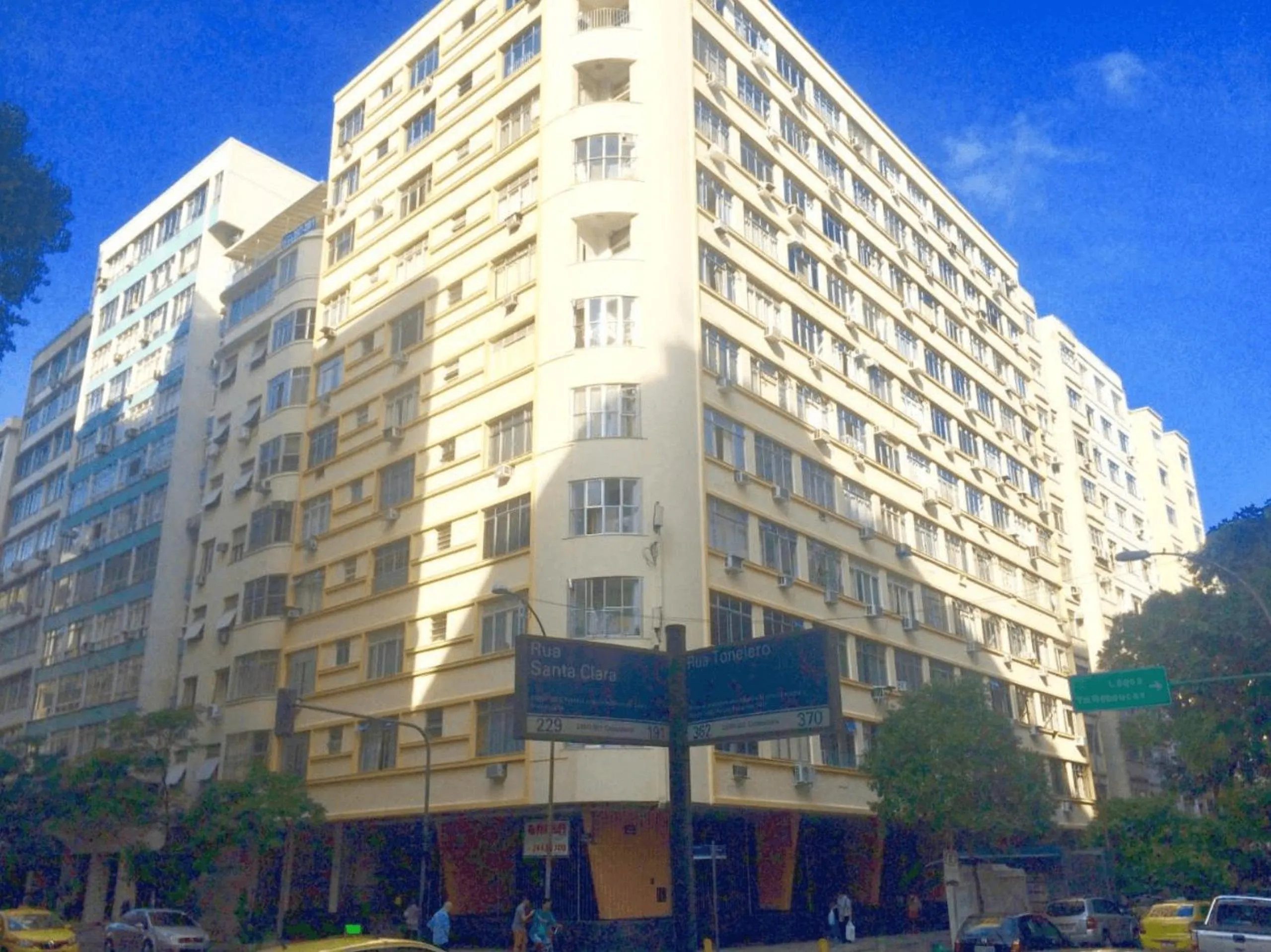 Property building in Localização Perfeita: 1Qto, 3min Orla