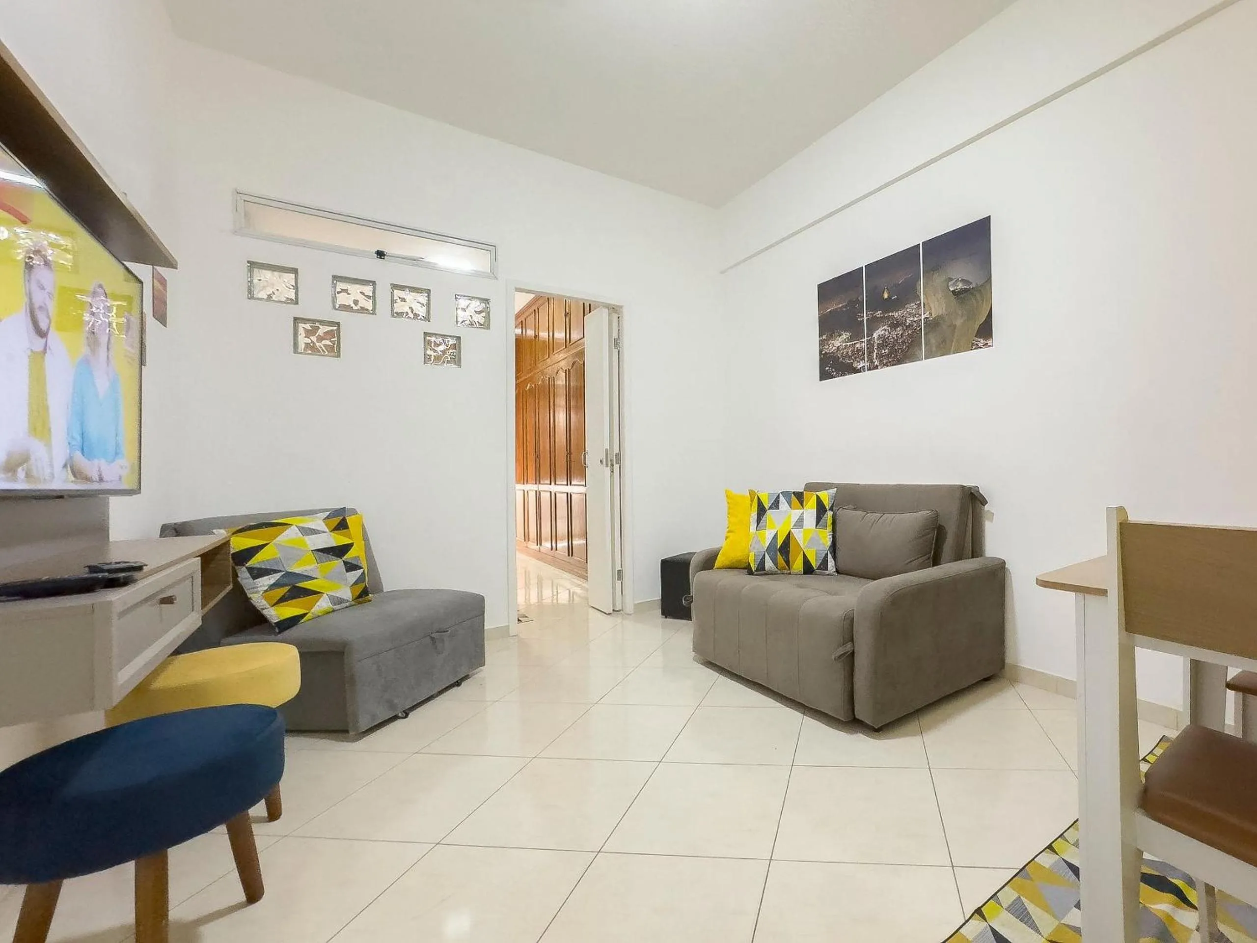 TV and multimedia in Localização Perfeita: 1Qto, 3min Orla