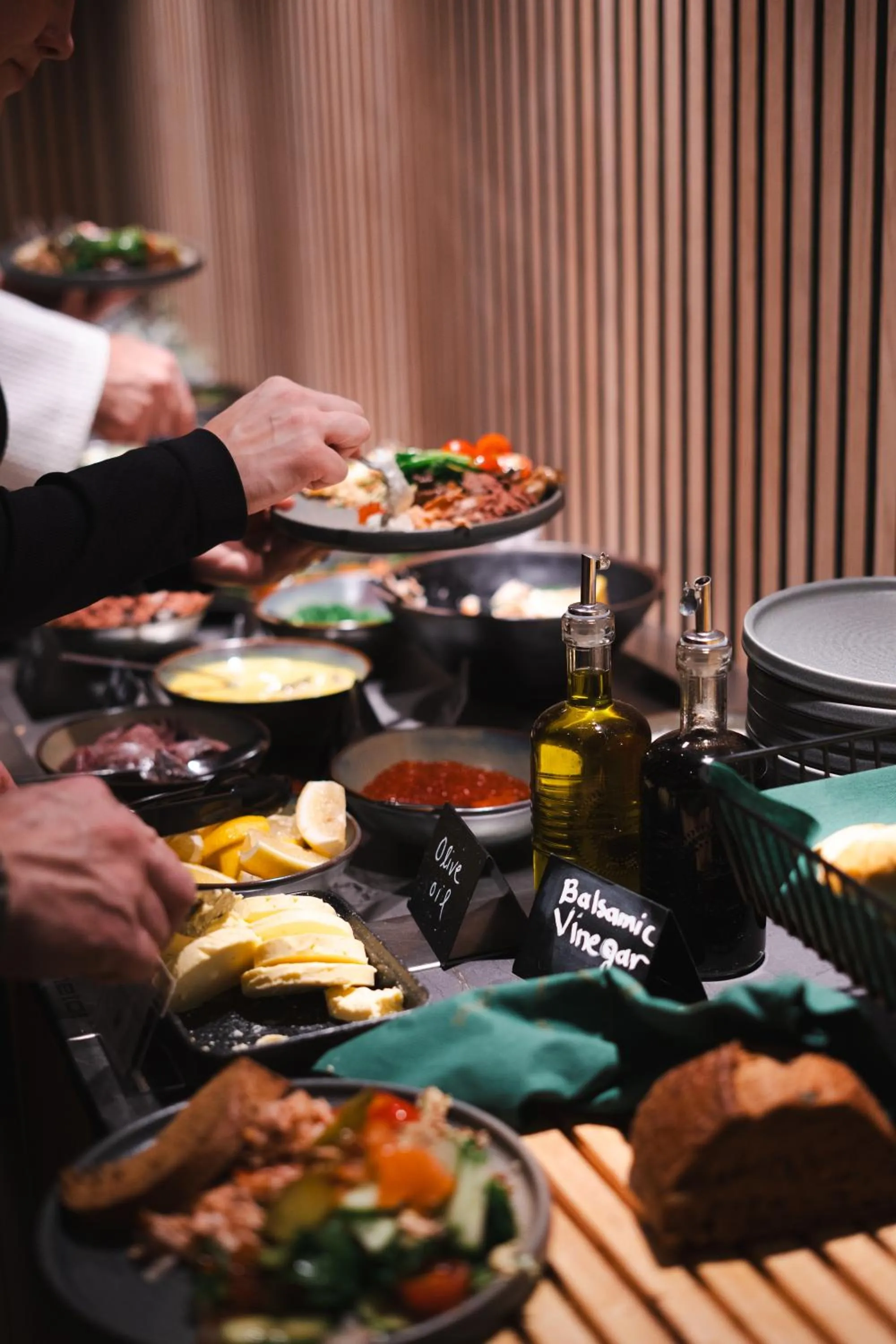 Restaurant/places to eat in Adults Only Invisible Forest Lodge & SPA