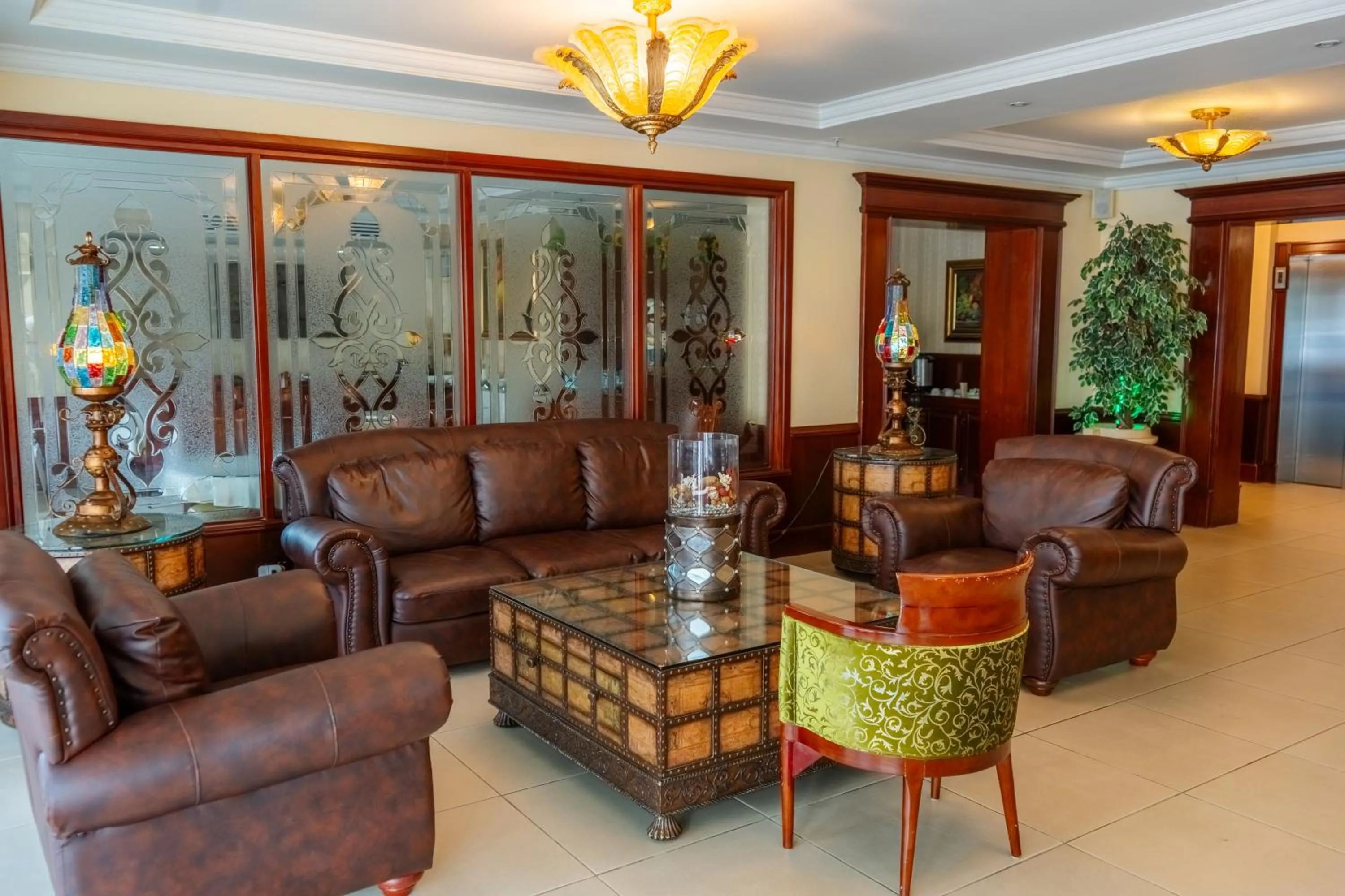 Living room in TOSCANA INN HOTEL