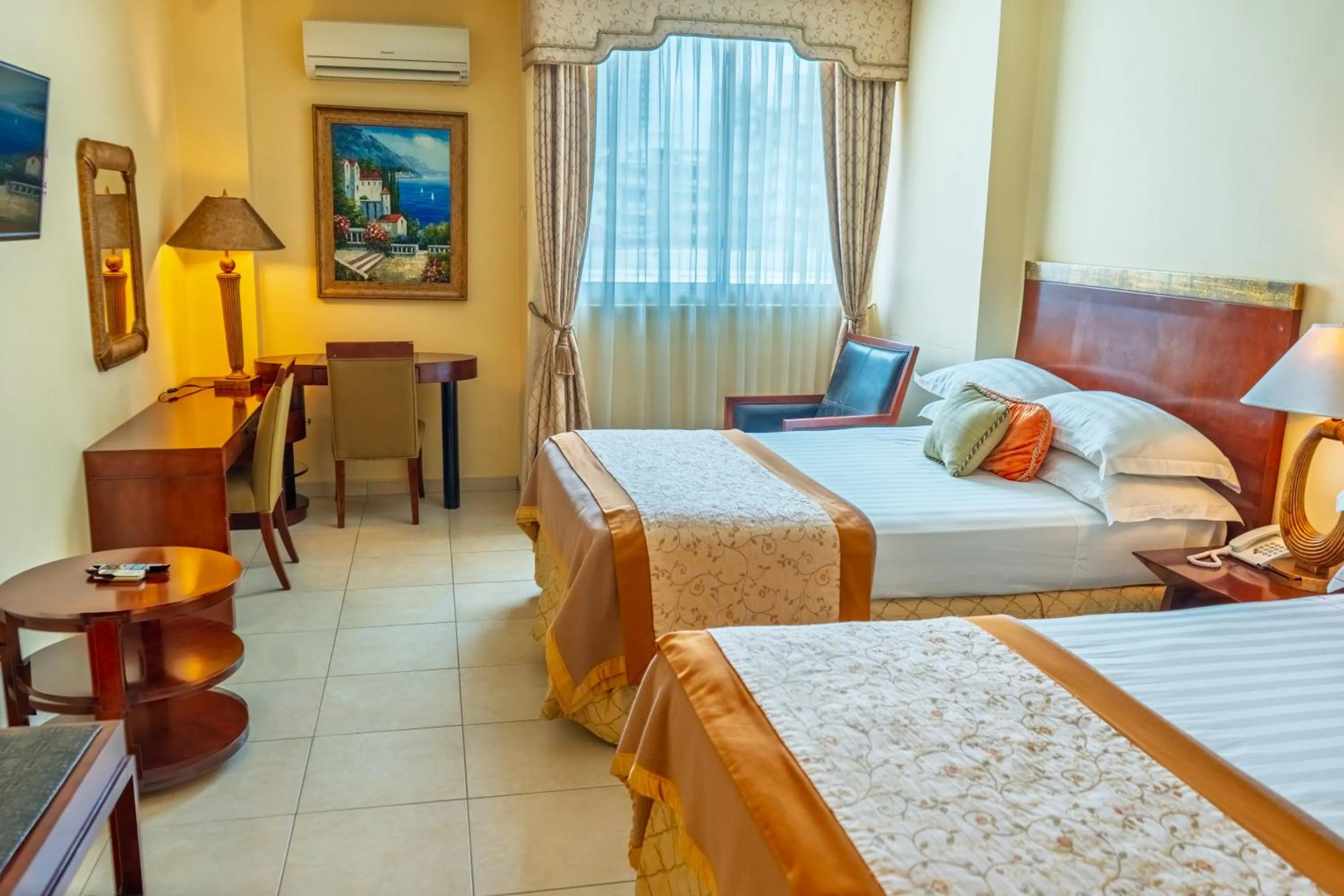 TV and multimedia, Bed in TOSCANA INN HOTEL