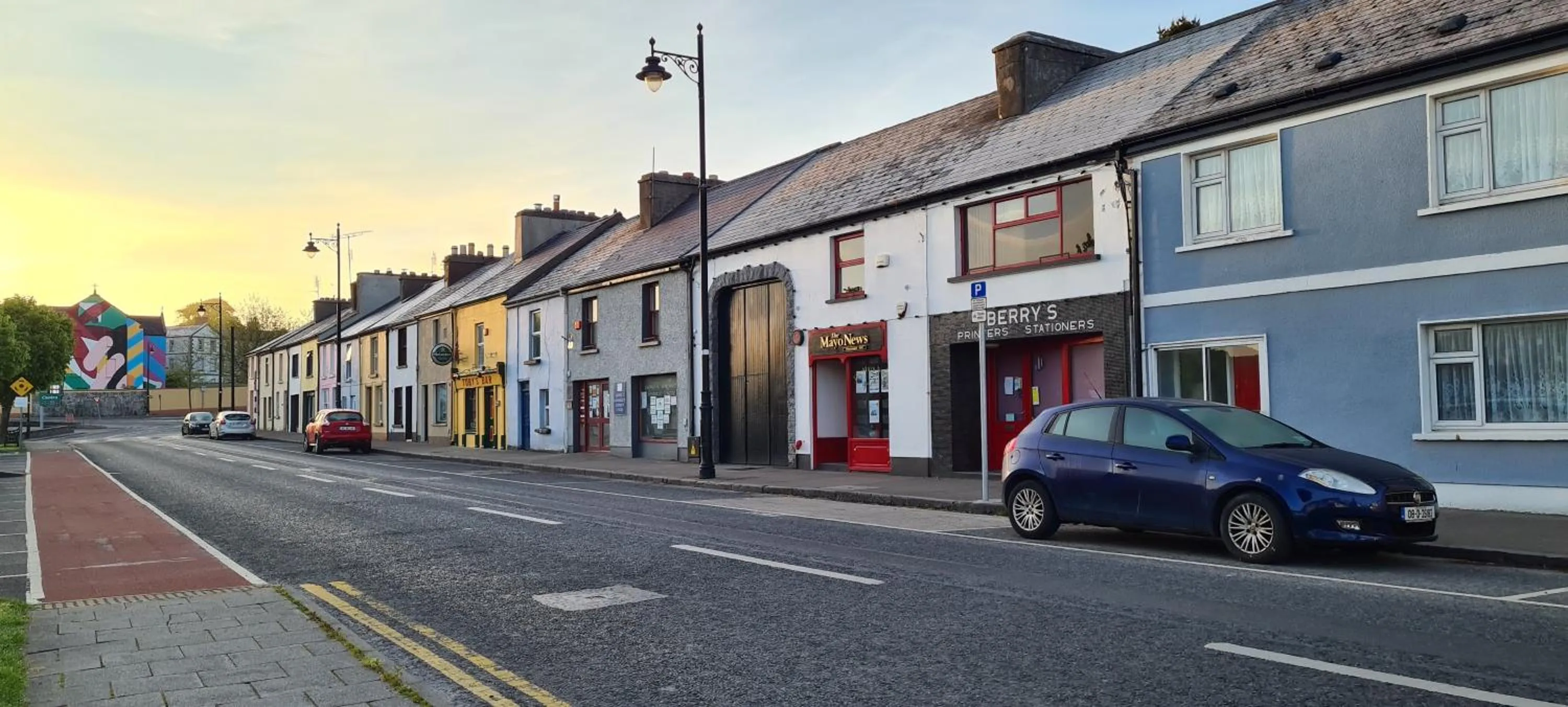 Neighbourhood in Central Westport Town House