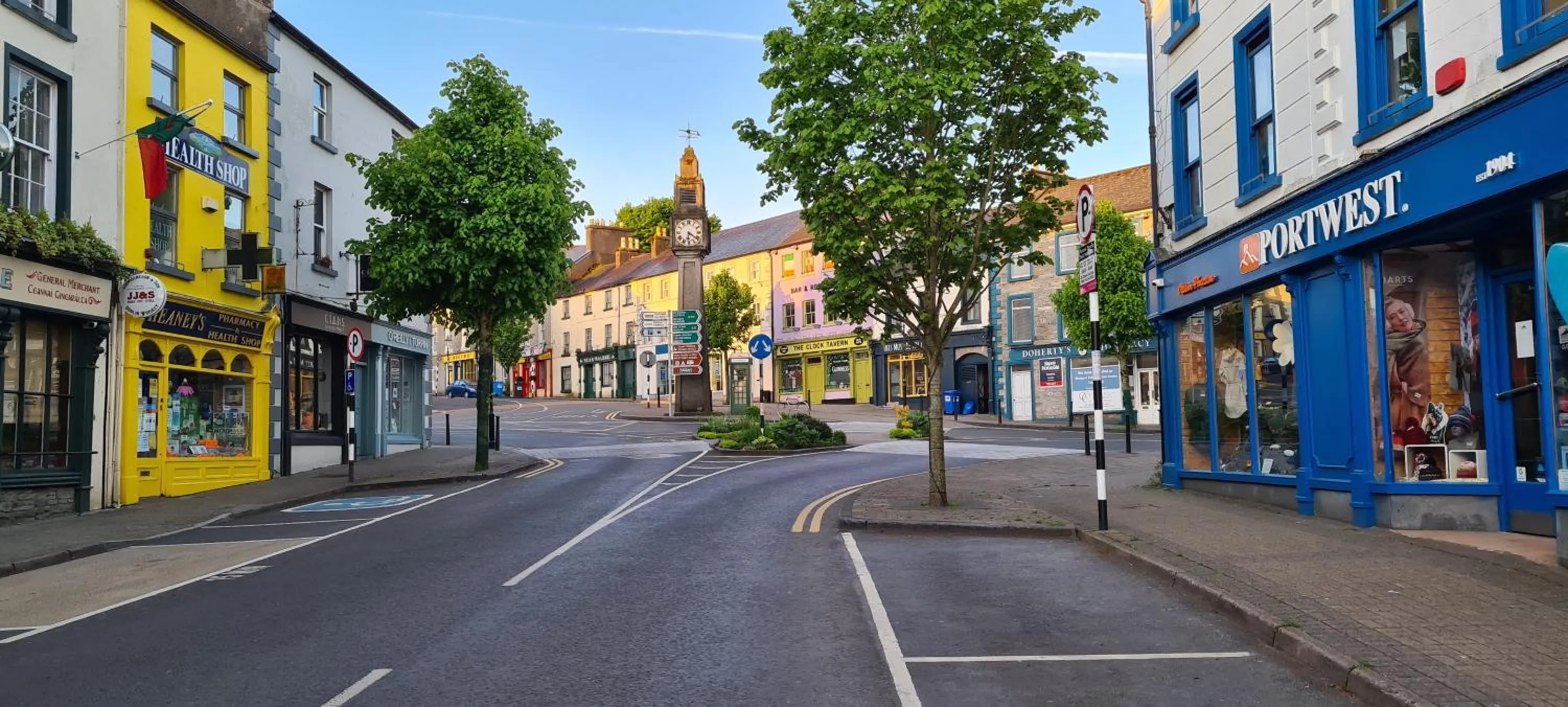 Neighbourhood in Central Westport Town House