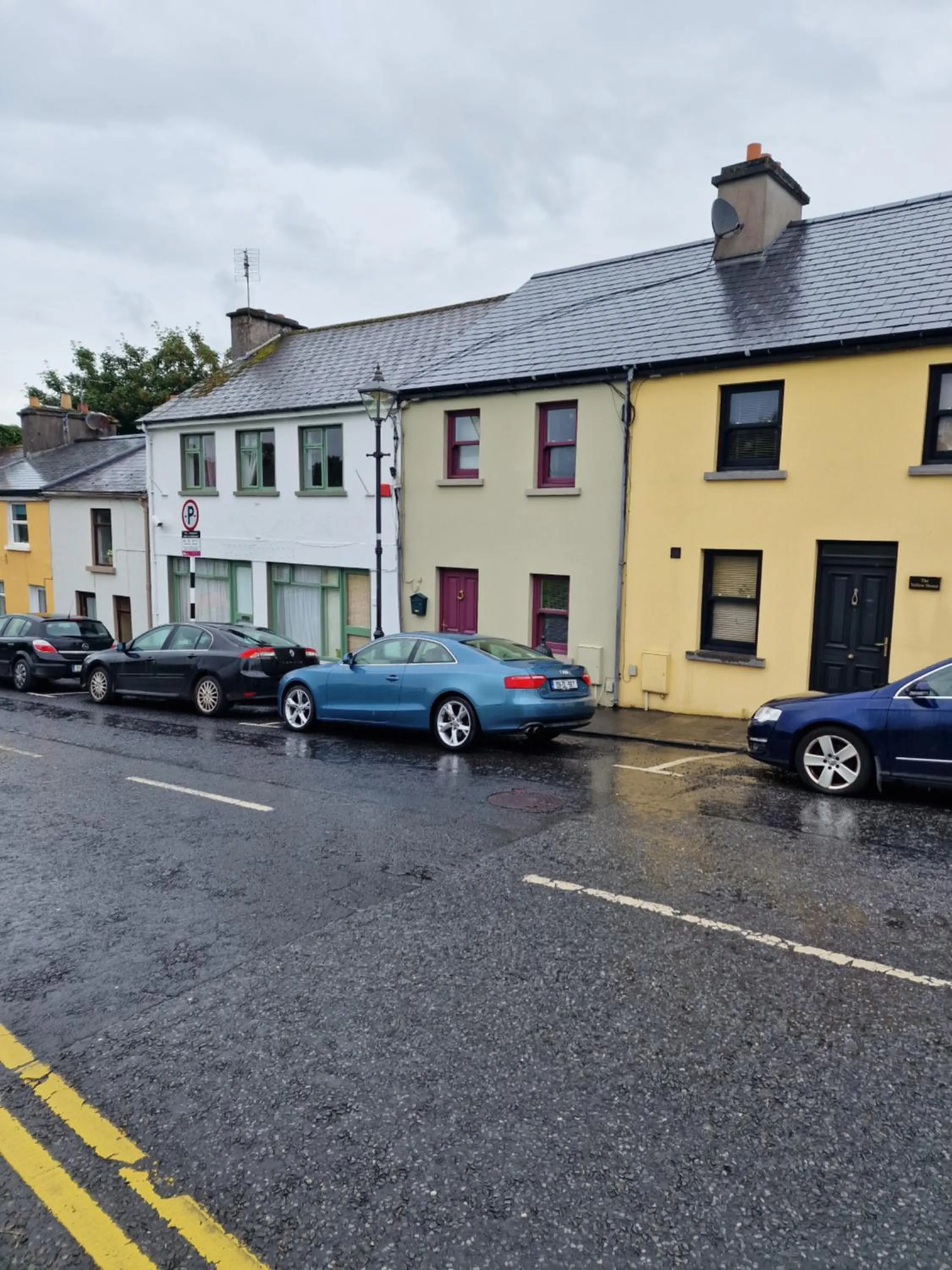 Property building in Central Westport Town House