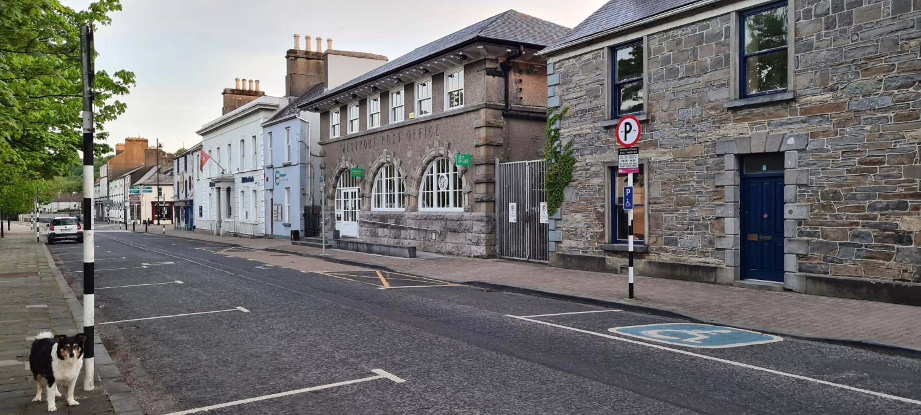 Neighbourhood in Central Westport Town House