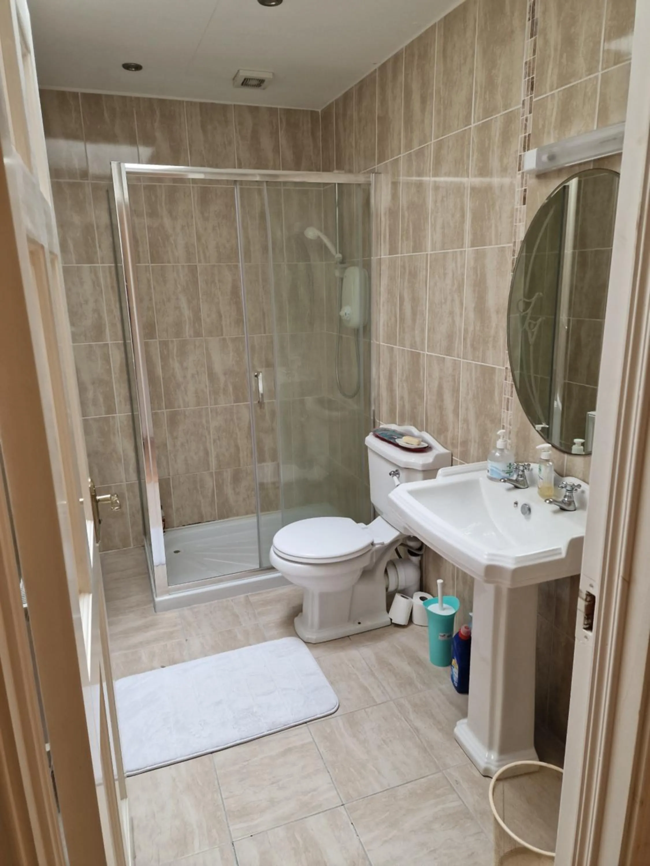 Shower in Central Westport Town House