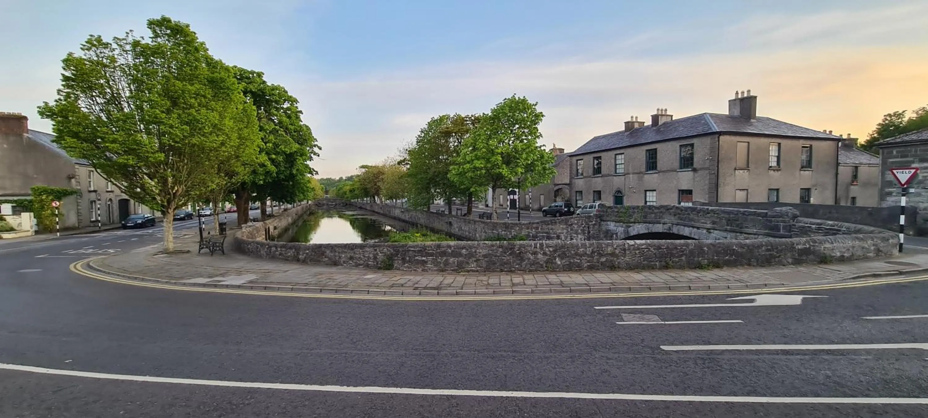 River view in Central Westport Town House