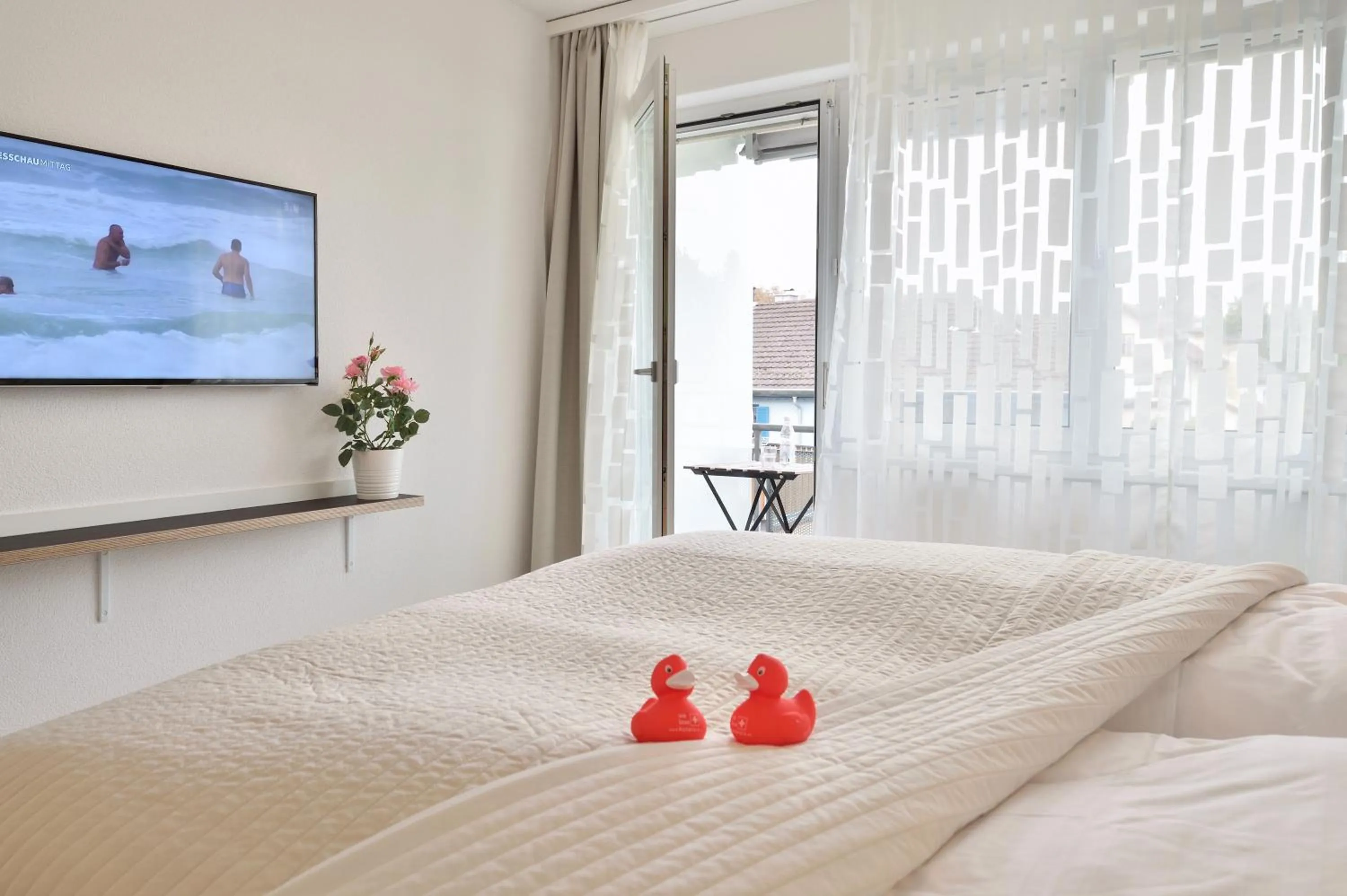 Photo of the whole room, Bed in Hotel SiX